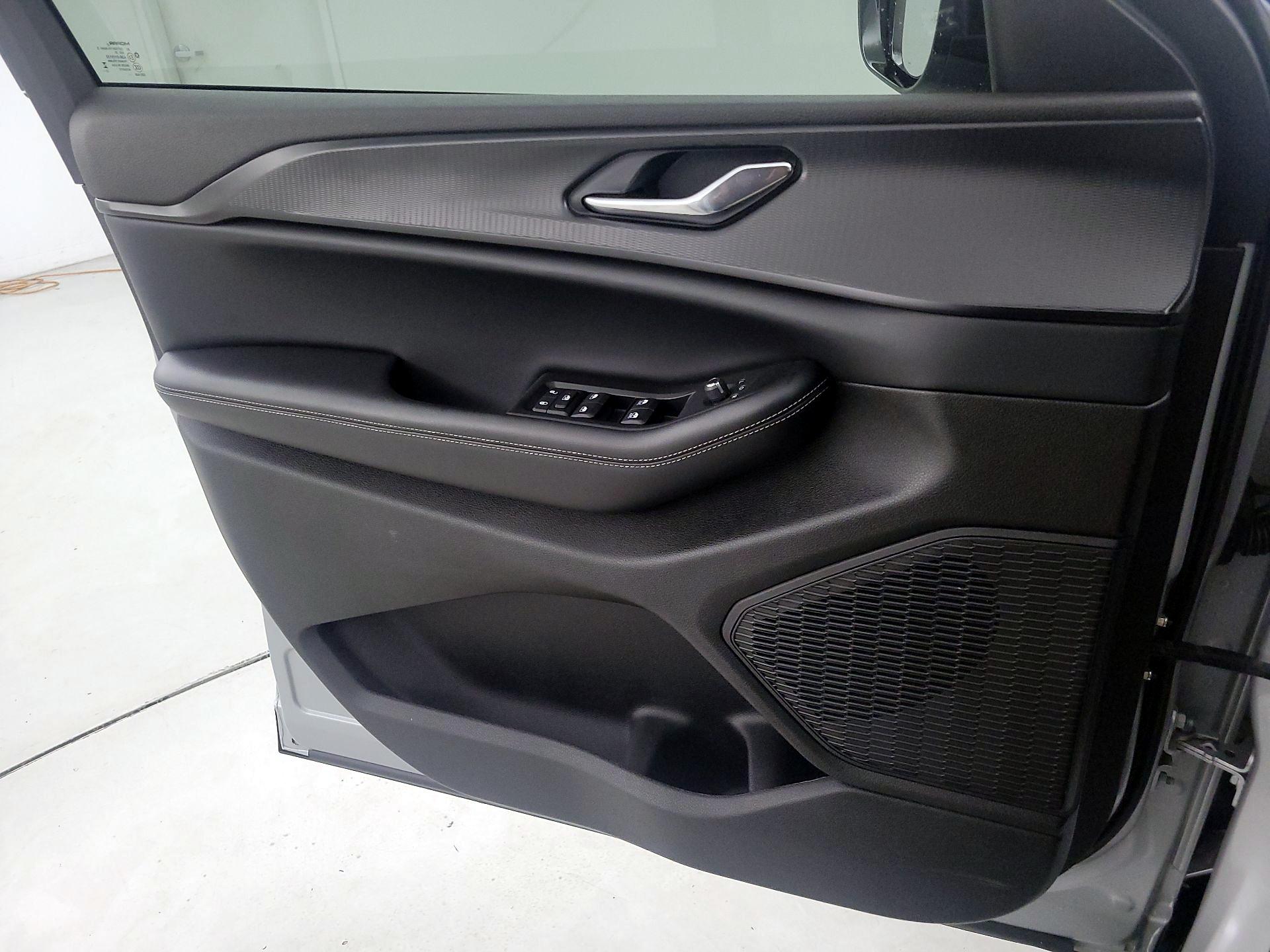 Thumbnail: 2024 Jeep Grand Cherokee - 12