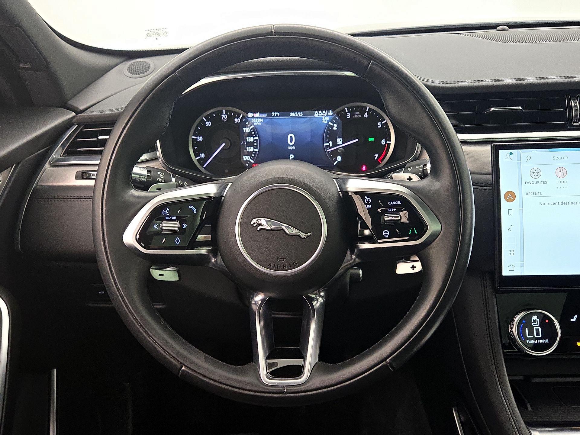 Thumbnail: 2022 Jaguar F-Pace - 10