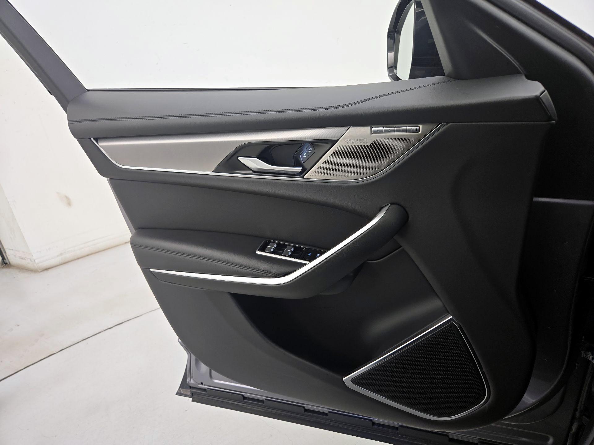 Thumbnail: 2022 Jaguar F-Pace - 12