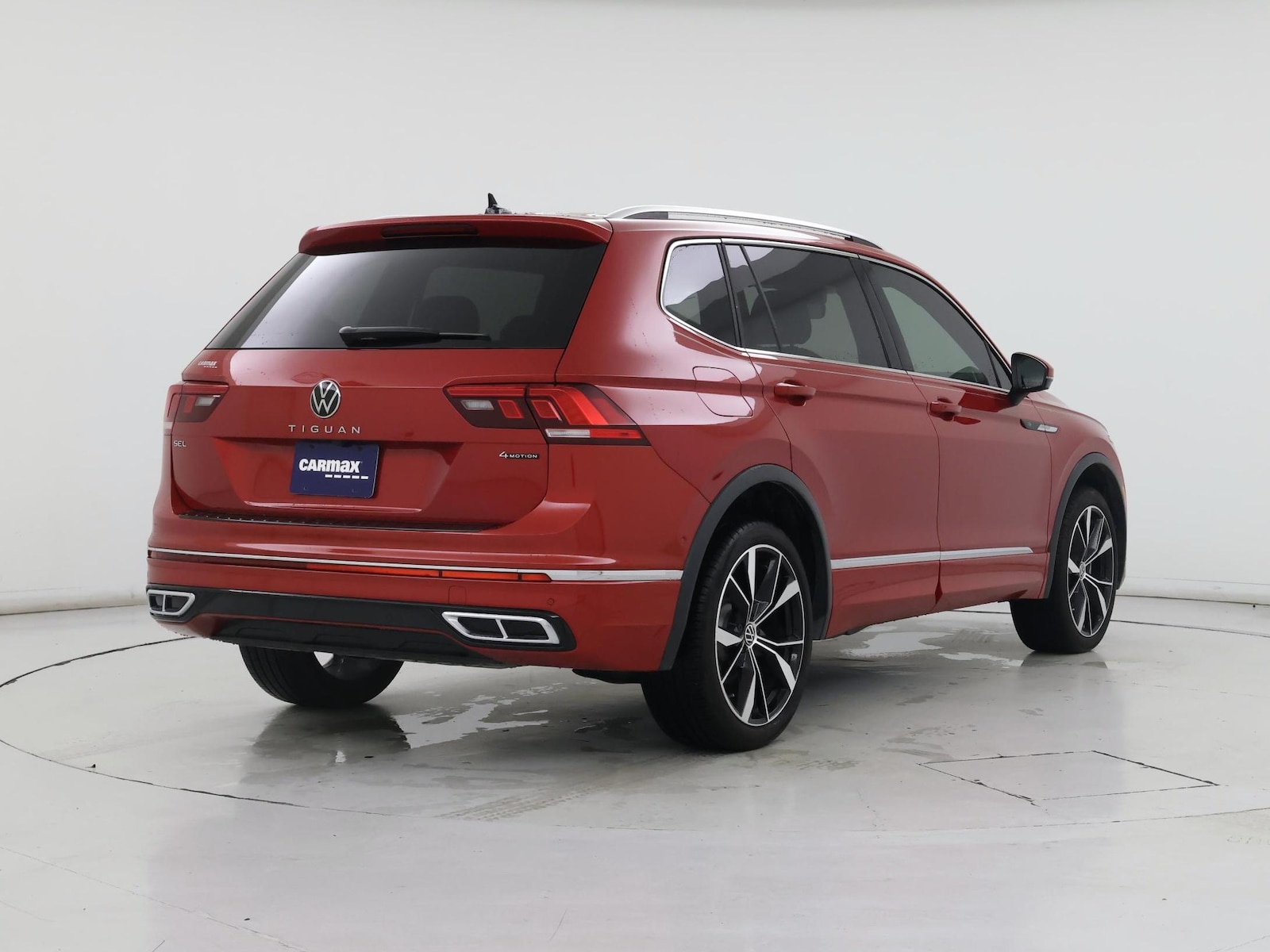 Image 9 of 2024 Volkswagen Tiguan SEL R-Line