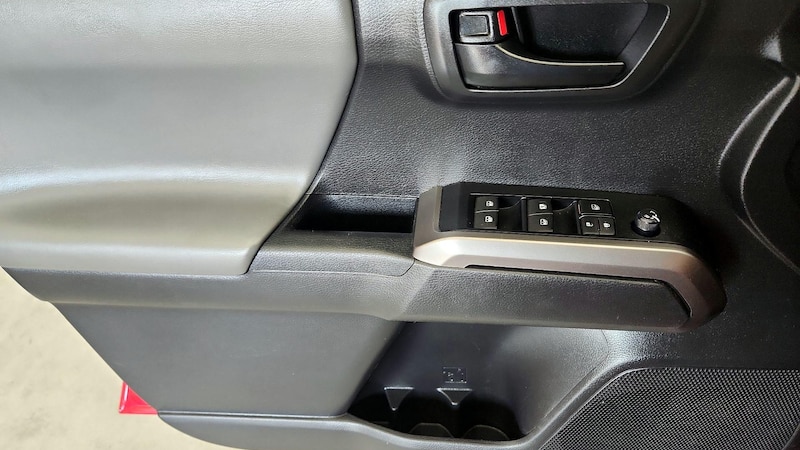 2022 Toyota Tacoma SR5 12