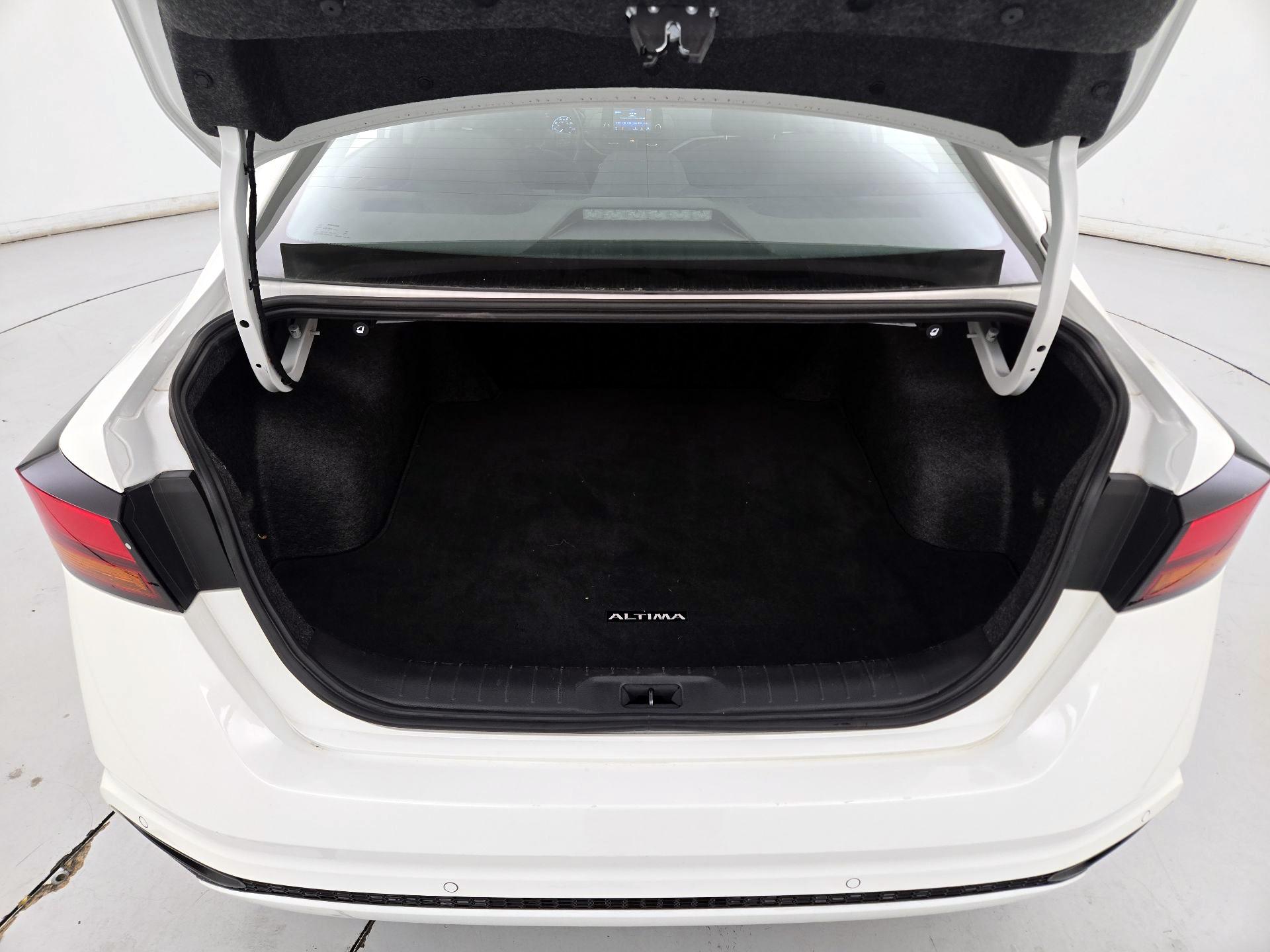 Thumbnail: 2024 Nissan Altima - 20