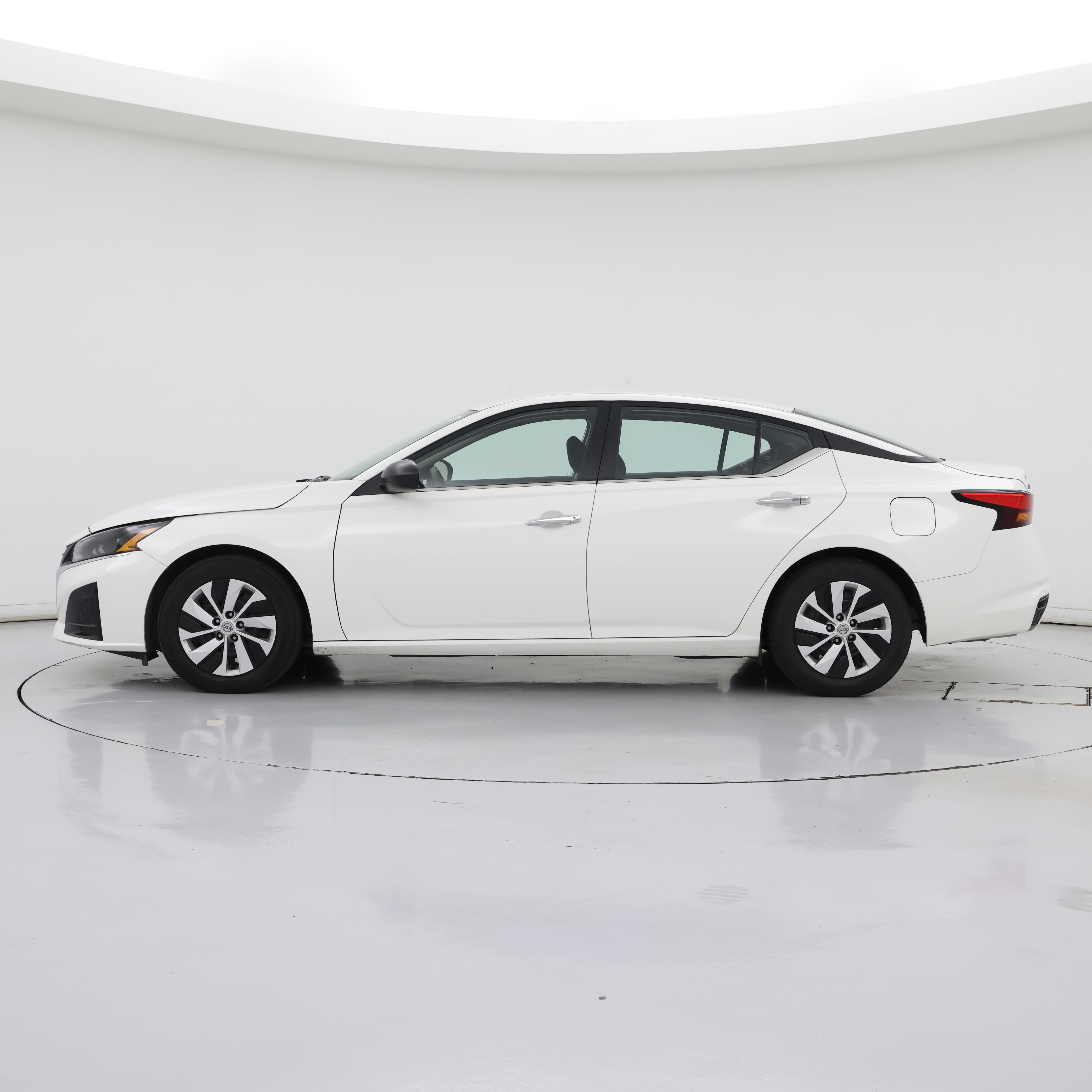 Thumbnail: 2024 Nissan Altima - 3