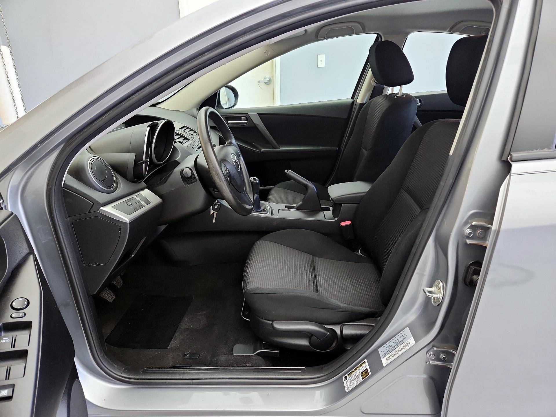 Thumbnail: 2013 Mazda Mazda3 - 11
