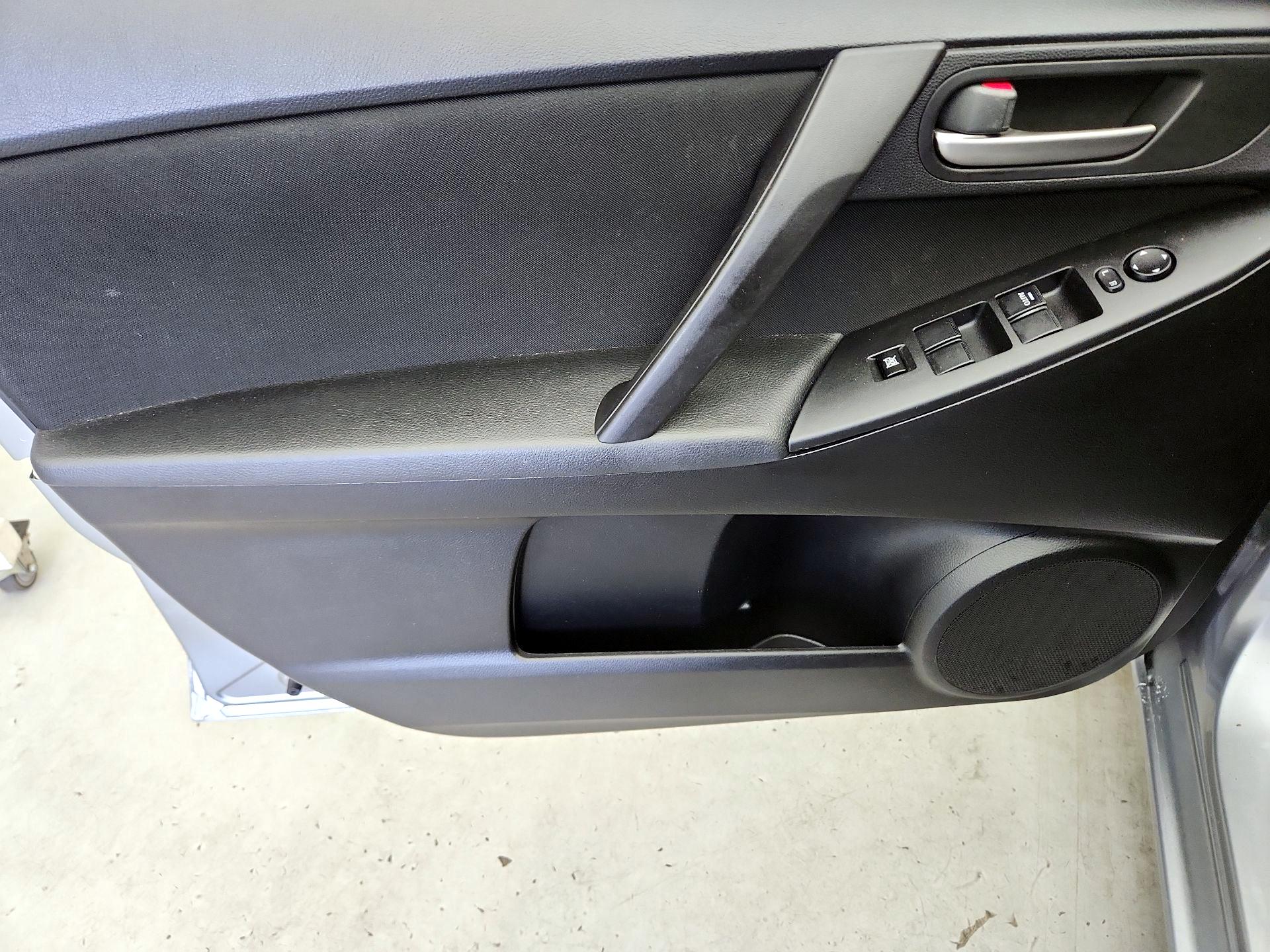 Thumbnail: 2013 Mazda Mazda3 - 12