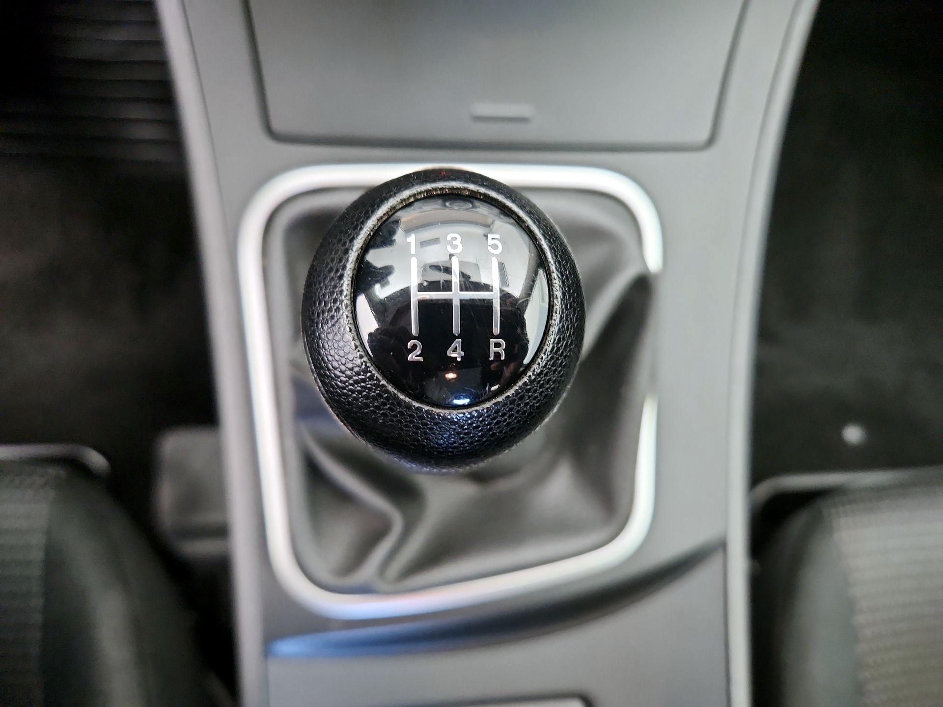 Thumbnail: 2013 Mazda Mazda3 - 16