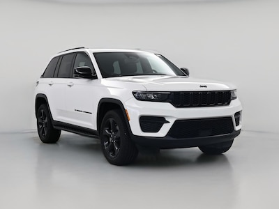 White 2023 Jeep Grand Cherokee Altitude