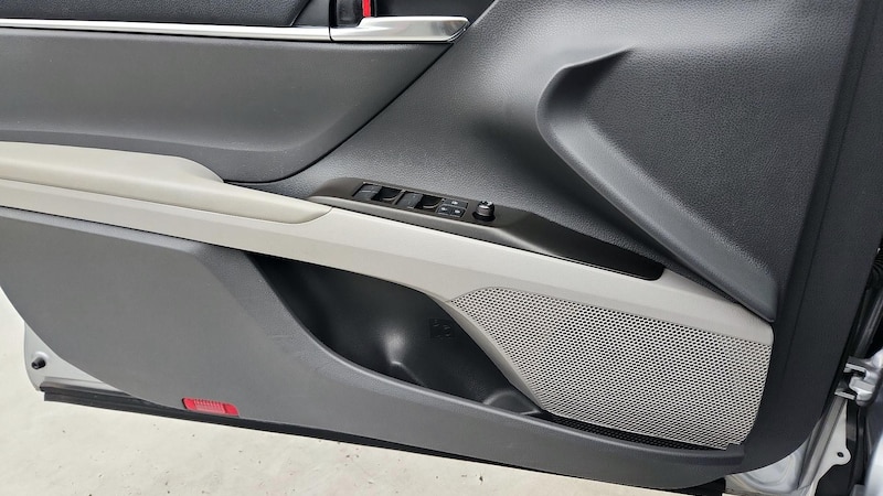 2022 Toyota Camry SE 12