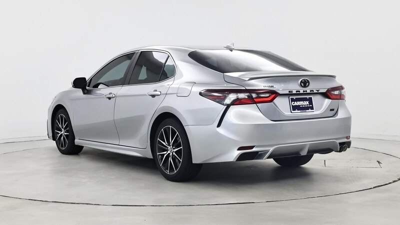 2022 Toyota Camry SE 2