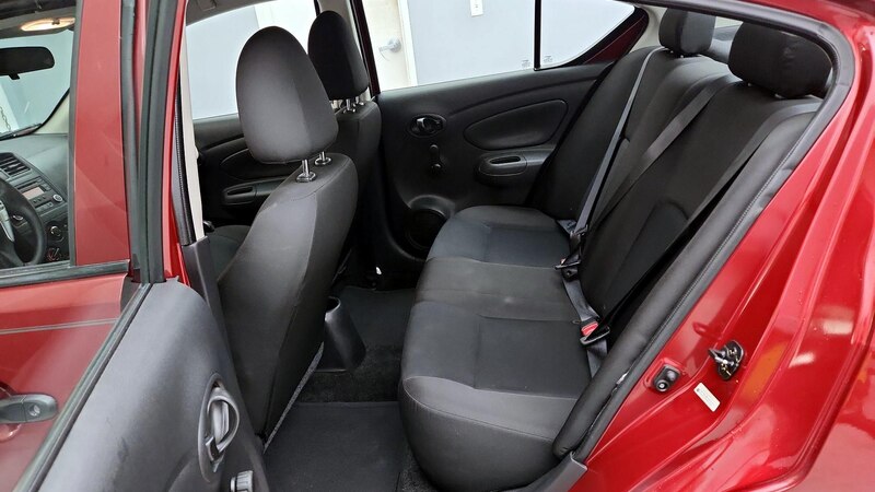 2018 Nissan Versa S Plus 18