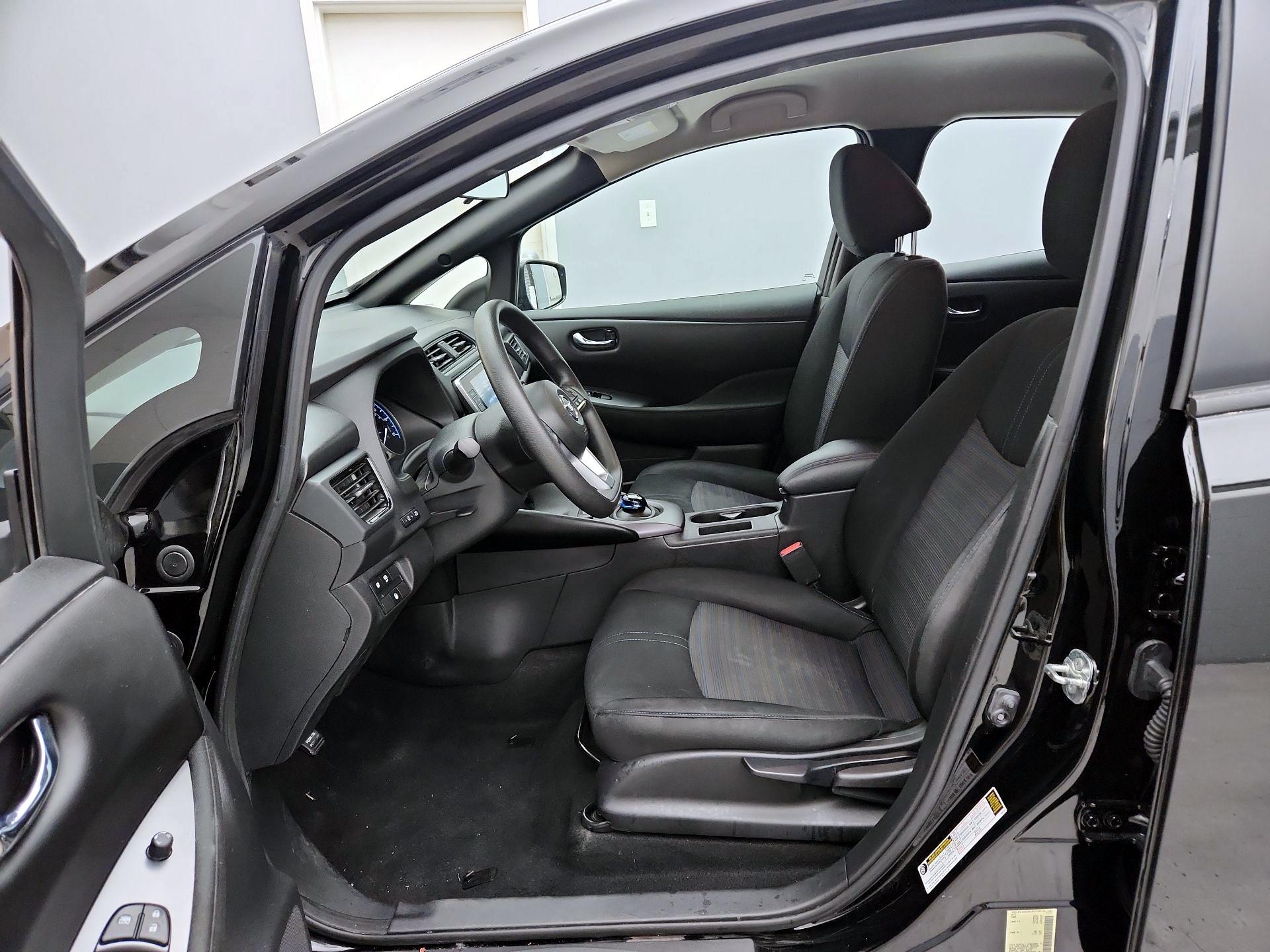 Thumbnail: 2022 Nissan Leaf - 11