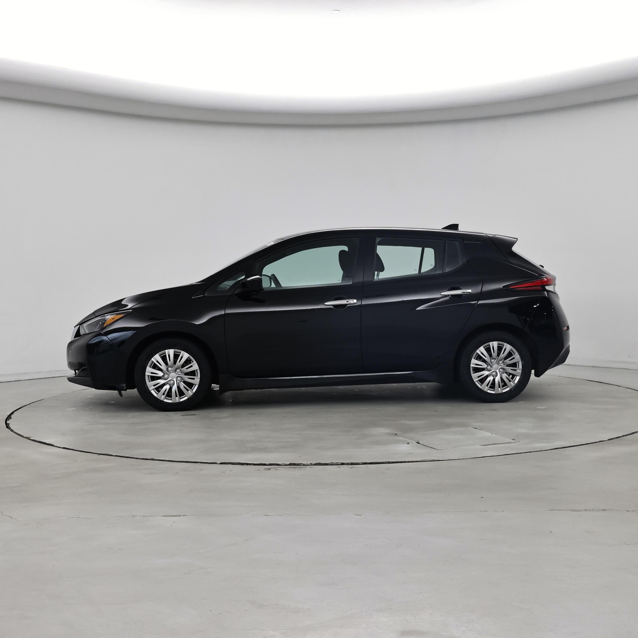 Thumbnail: 2022 Nissan Leaf - 3