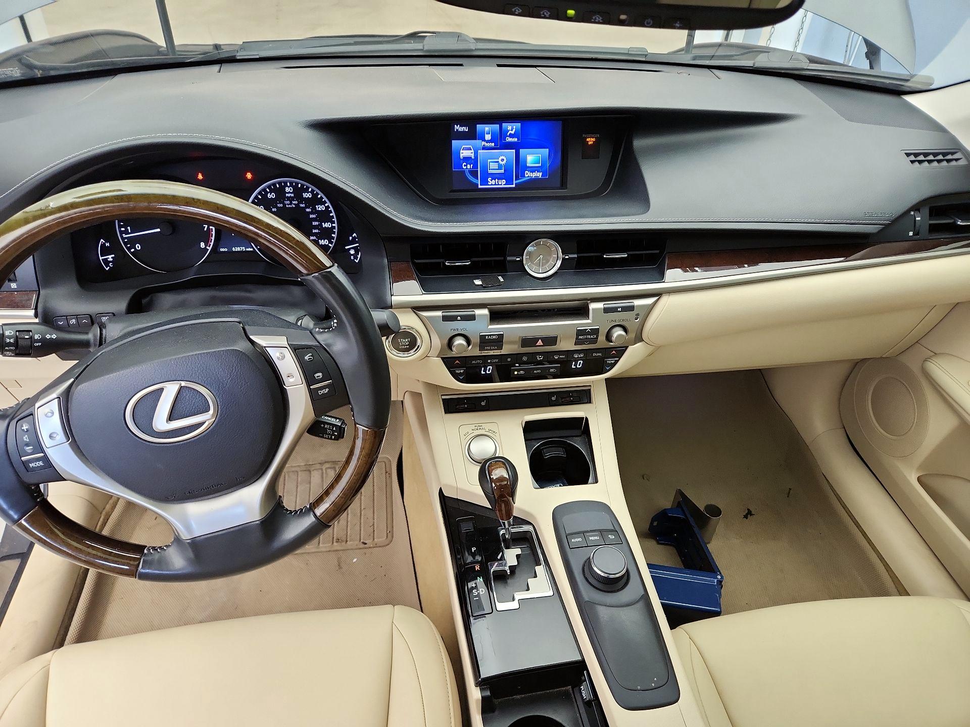 Thumbnail: 2013 Lexus ES - 9
