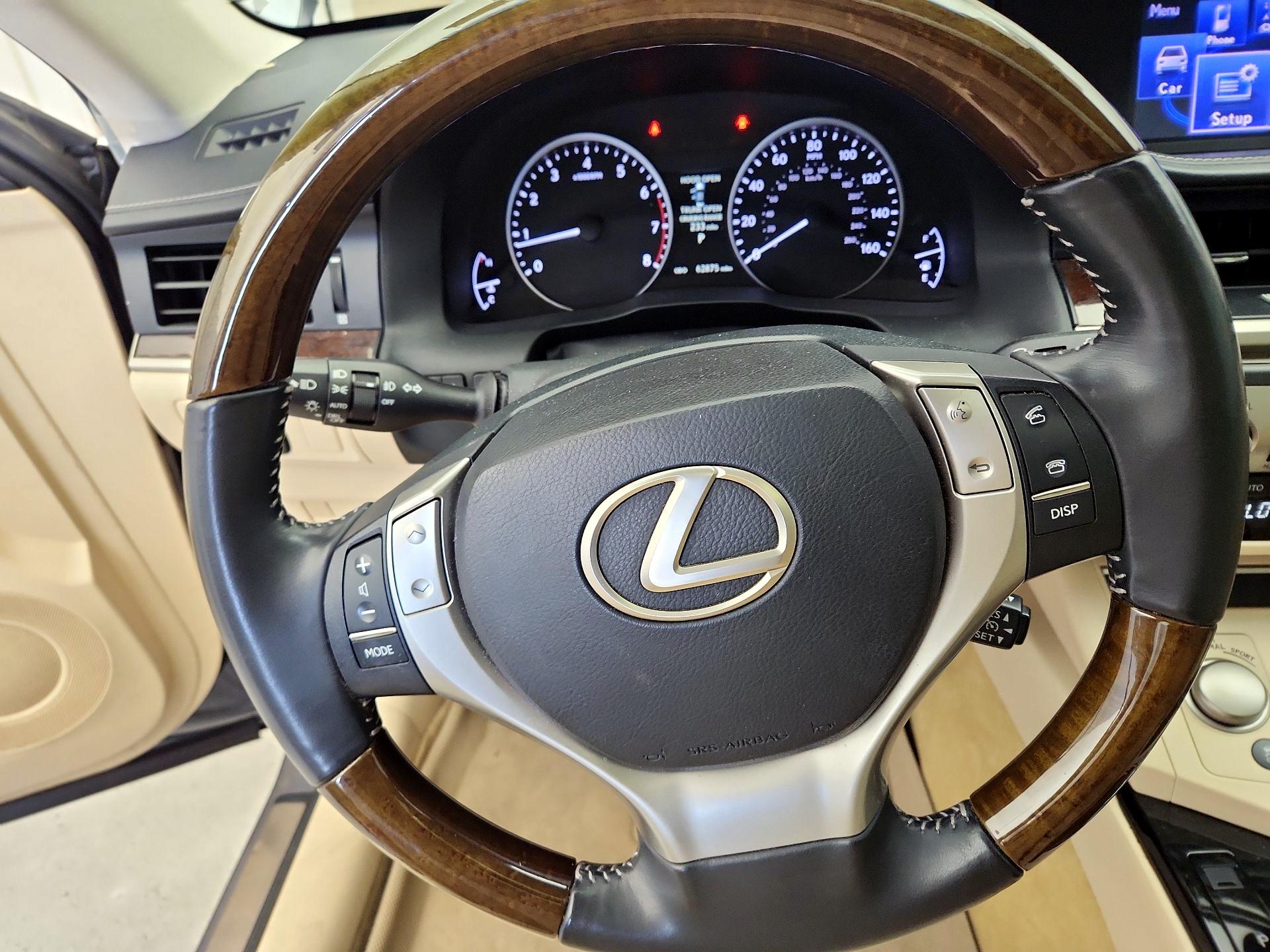 Thumbnail: 2013 Lexus ES - 10