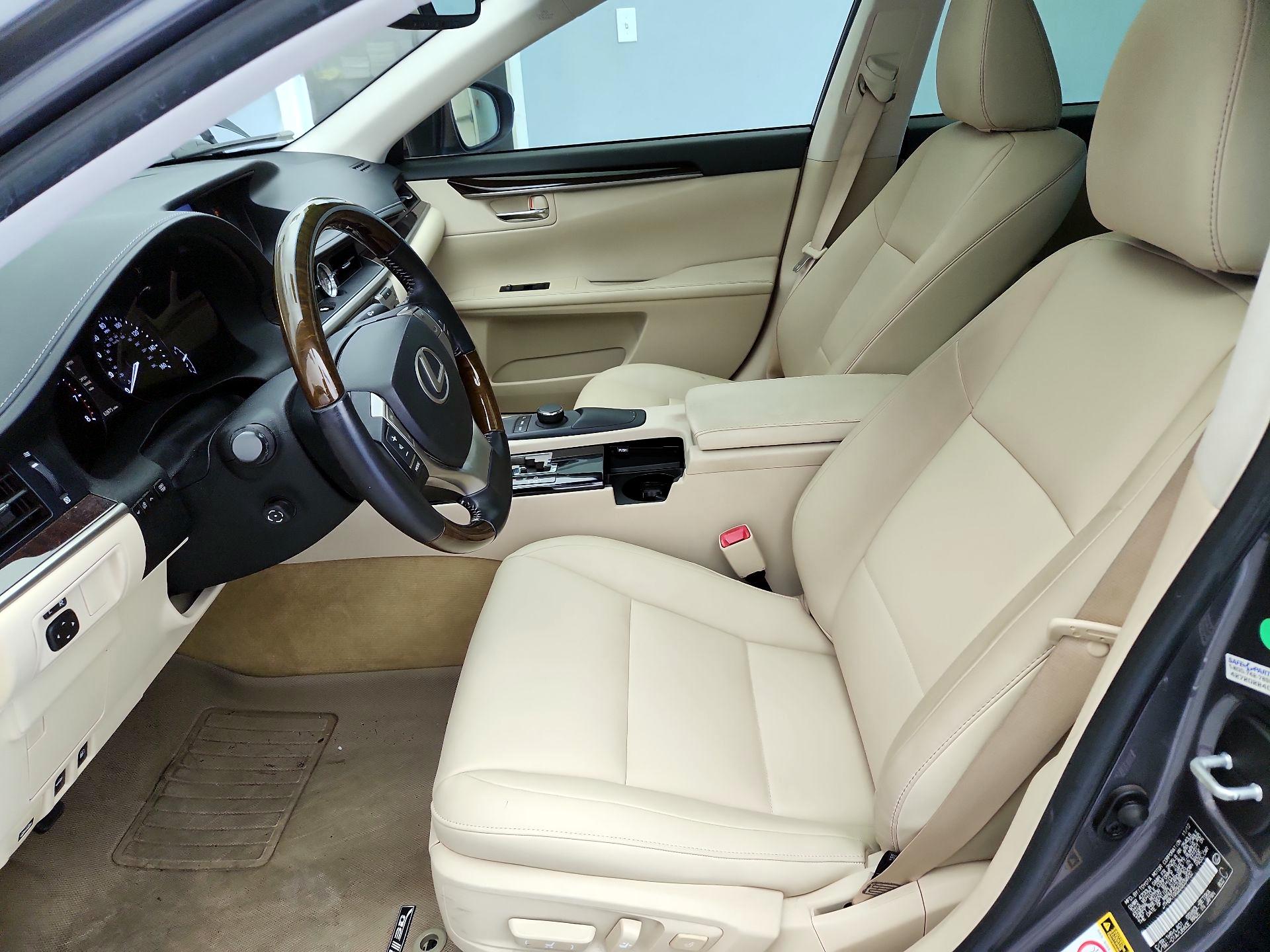 Thumbnail: 2013 Lexus ES - 11