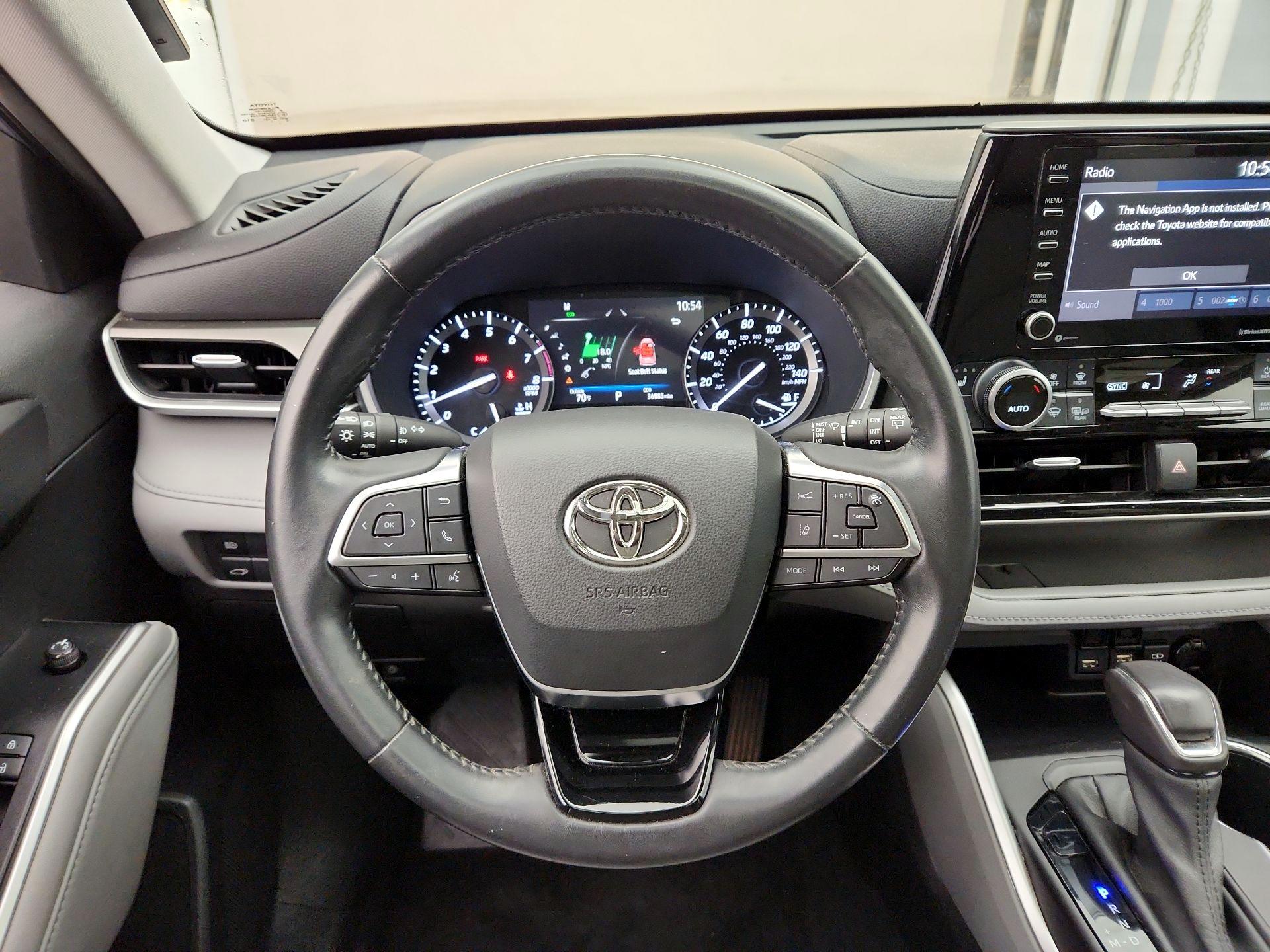 Thumbnail: 2021 Toyota Highlander - 10