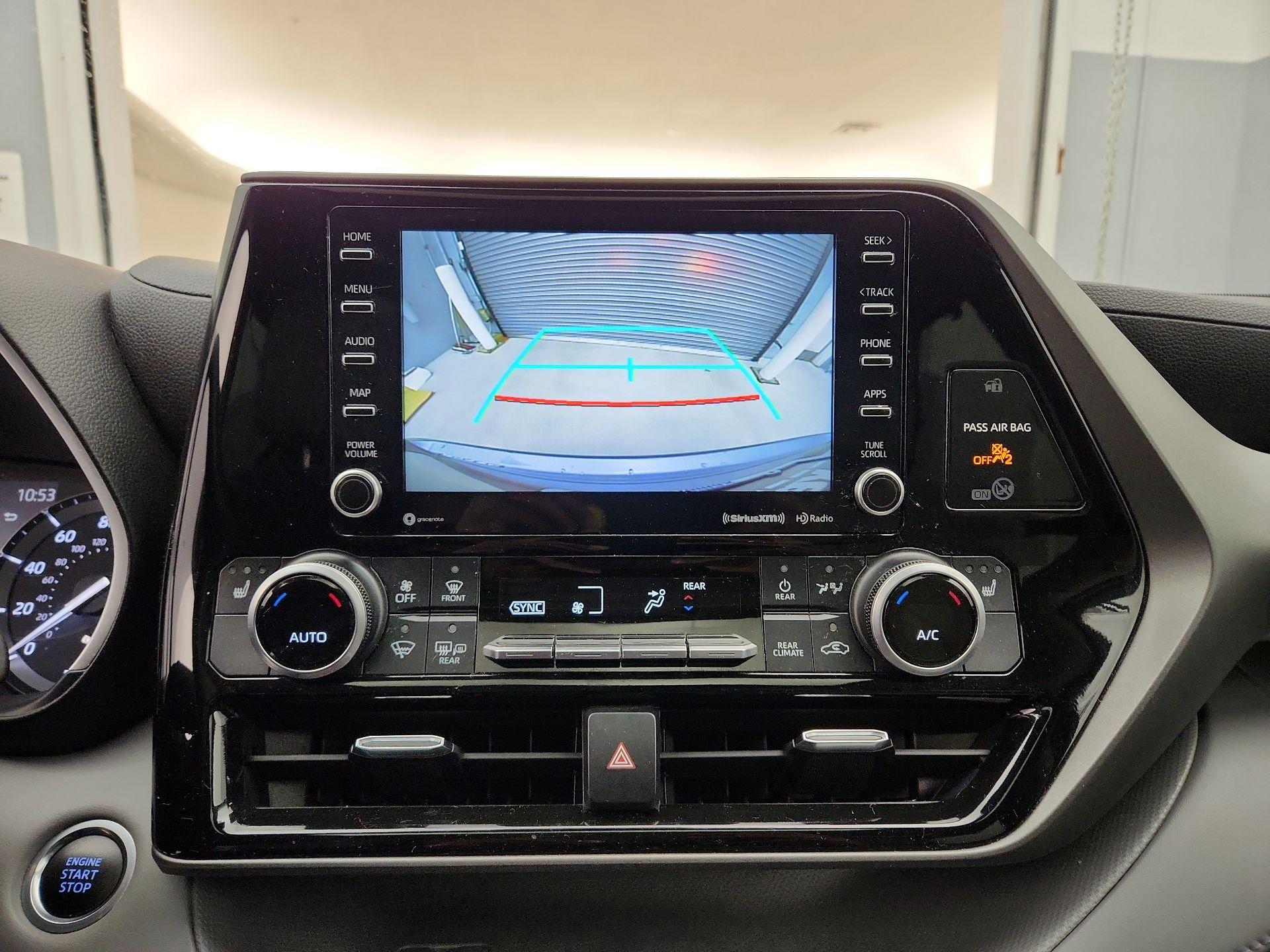 Thumbnail: 2021 Toyota Highlander - 14