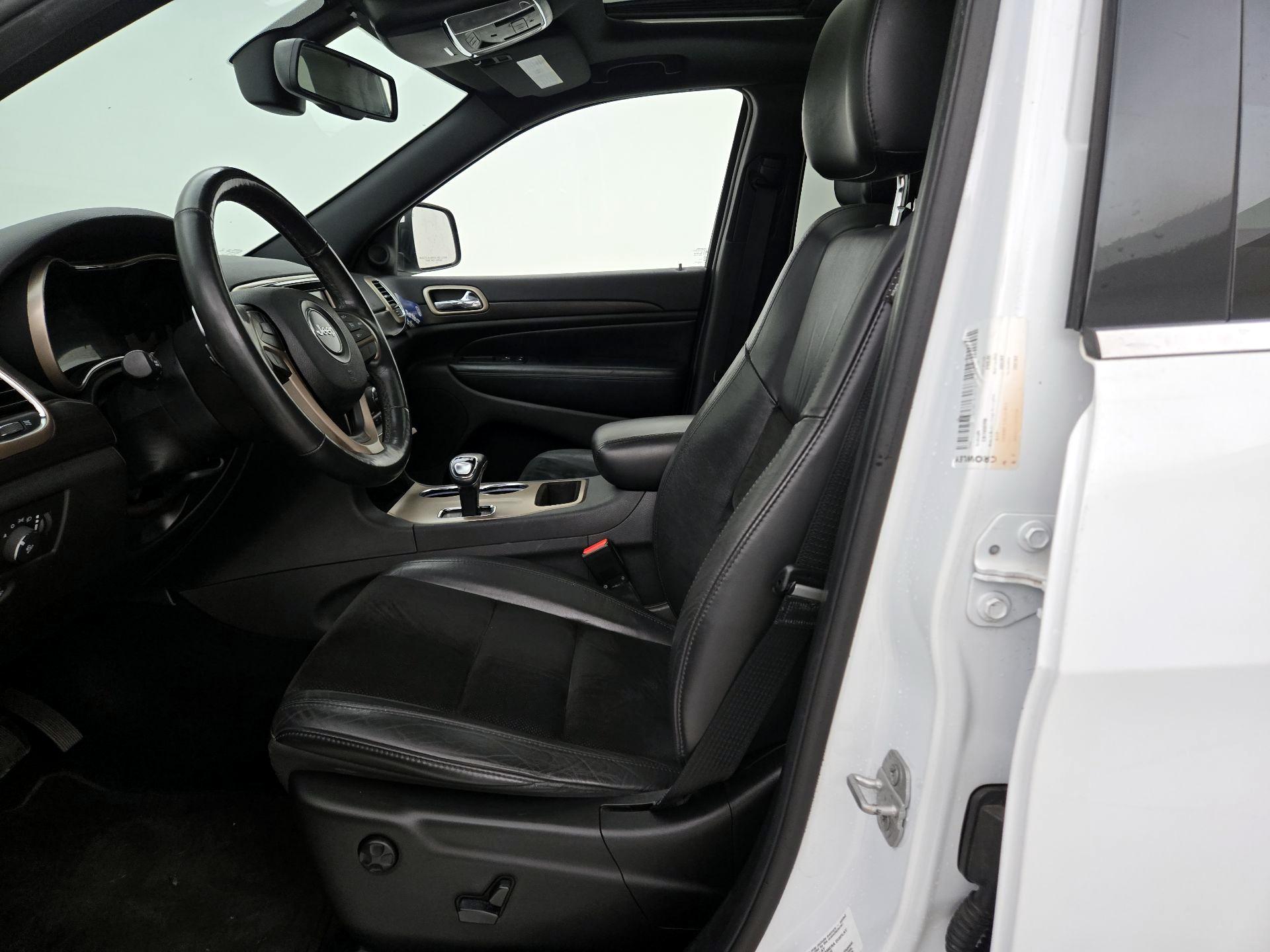 Thumbnail: 2015 Jeep Grand Cherokee - 9