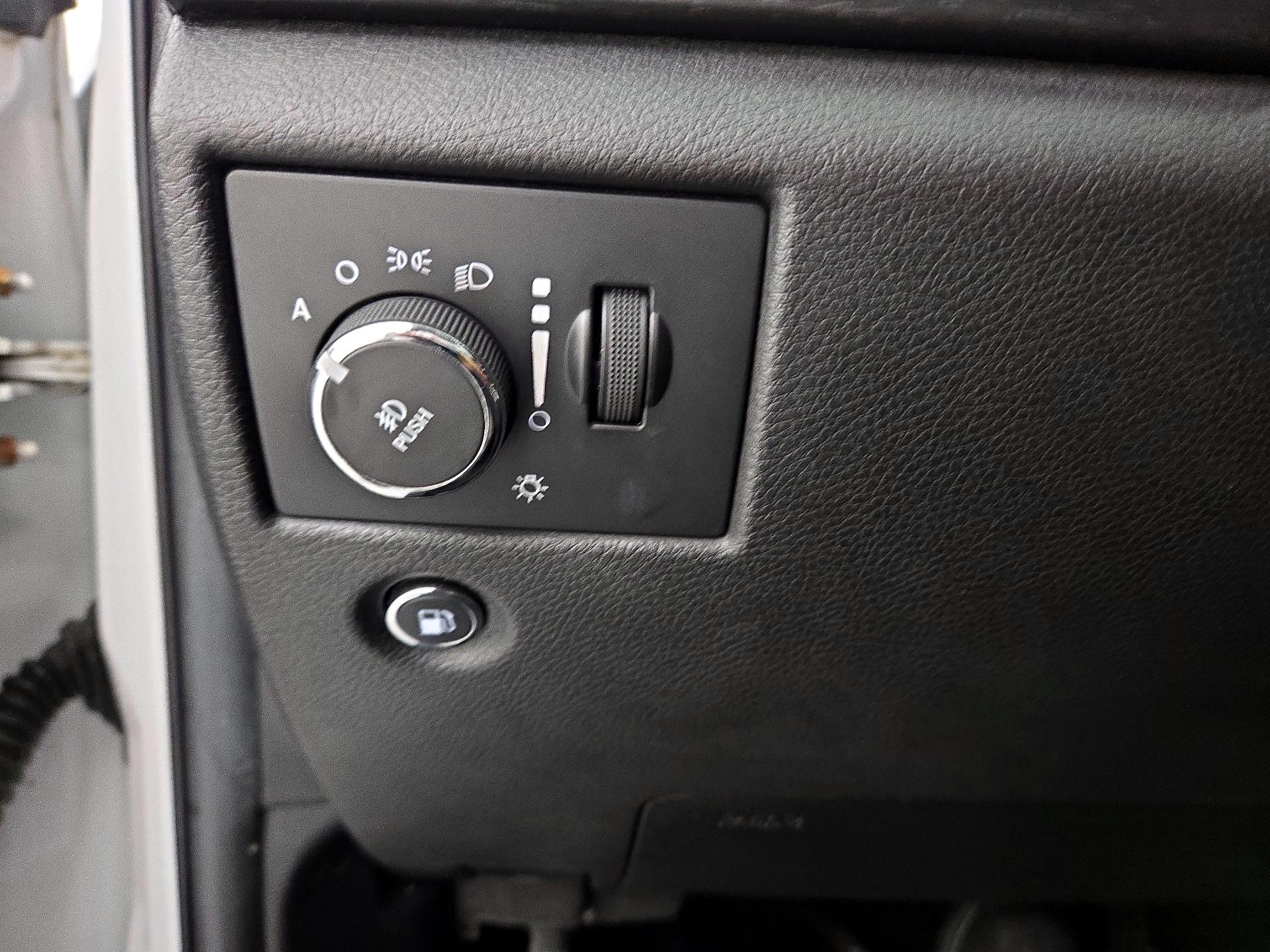Thumbnail: 2015 Jeep Grand Cherokee - 11