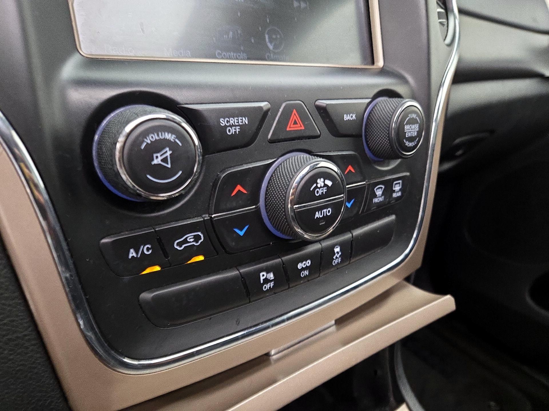 Thumbnail: 2015 Jeep Grand Cherokee - 14