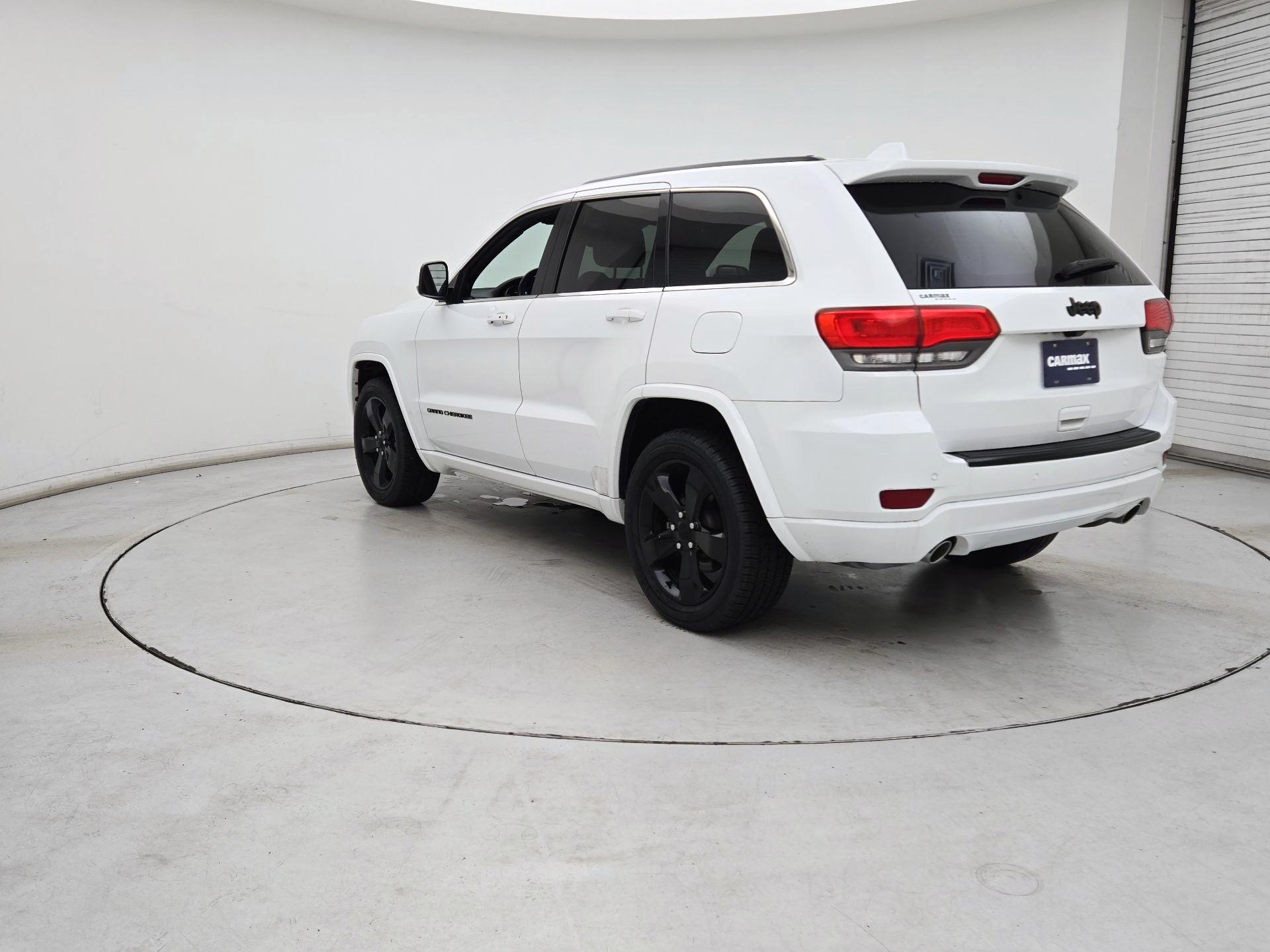Thumbnail: 2015 Jeep Grand Cherokee - 7