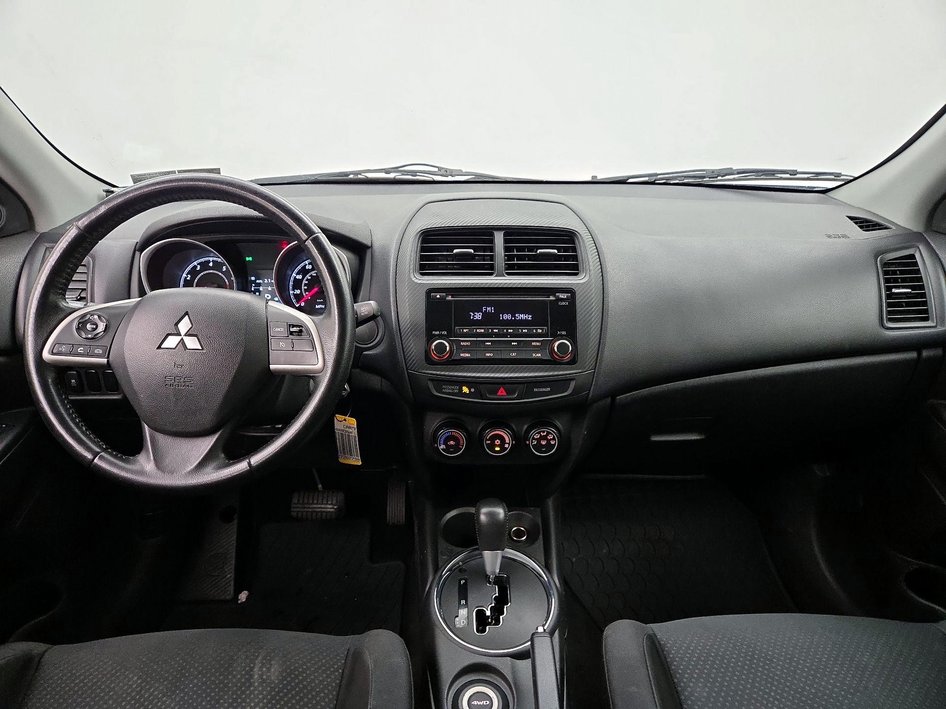 Thumbnail: 2015 Mitsubishi Outlander Sport - 9