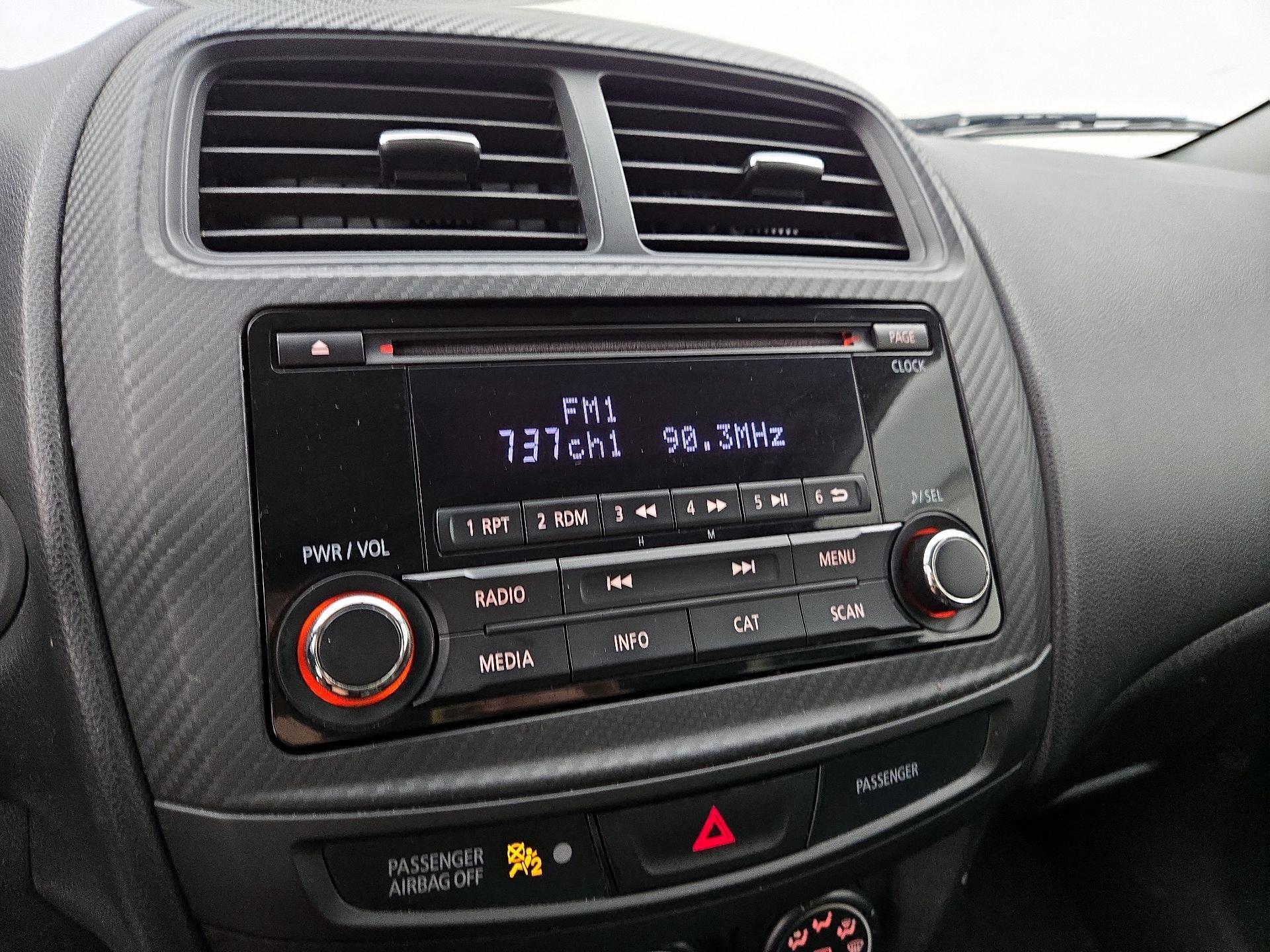 Thumbnail: 2015 Mitsubishi Outlander Sport - 14