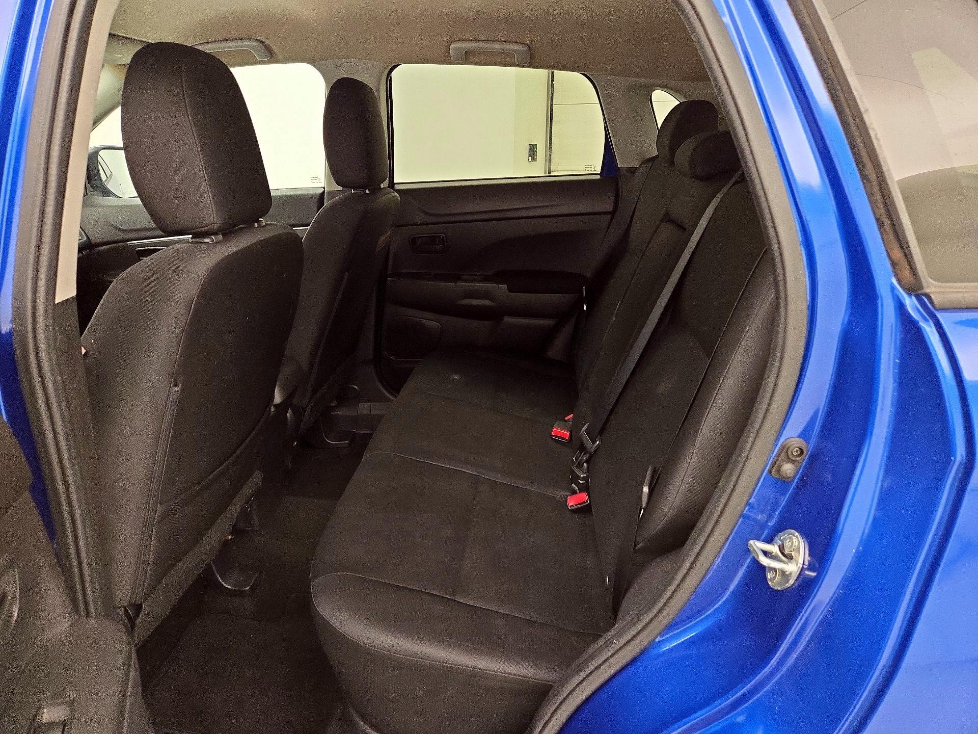 Thumbnail: 2015 Mitsubishi Outlander Sport - 18