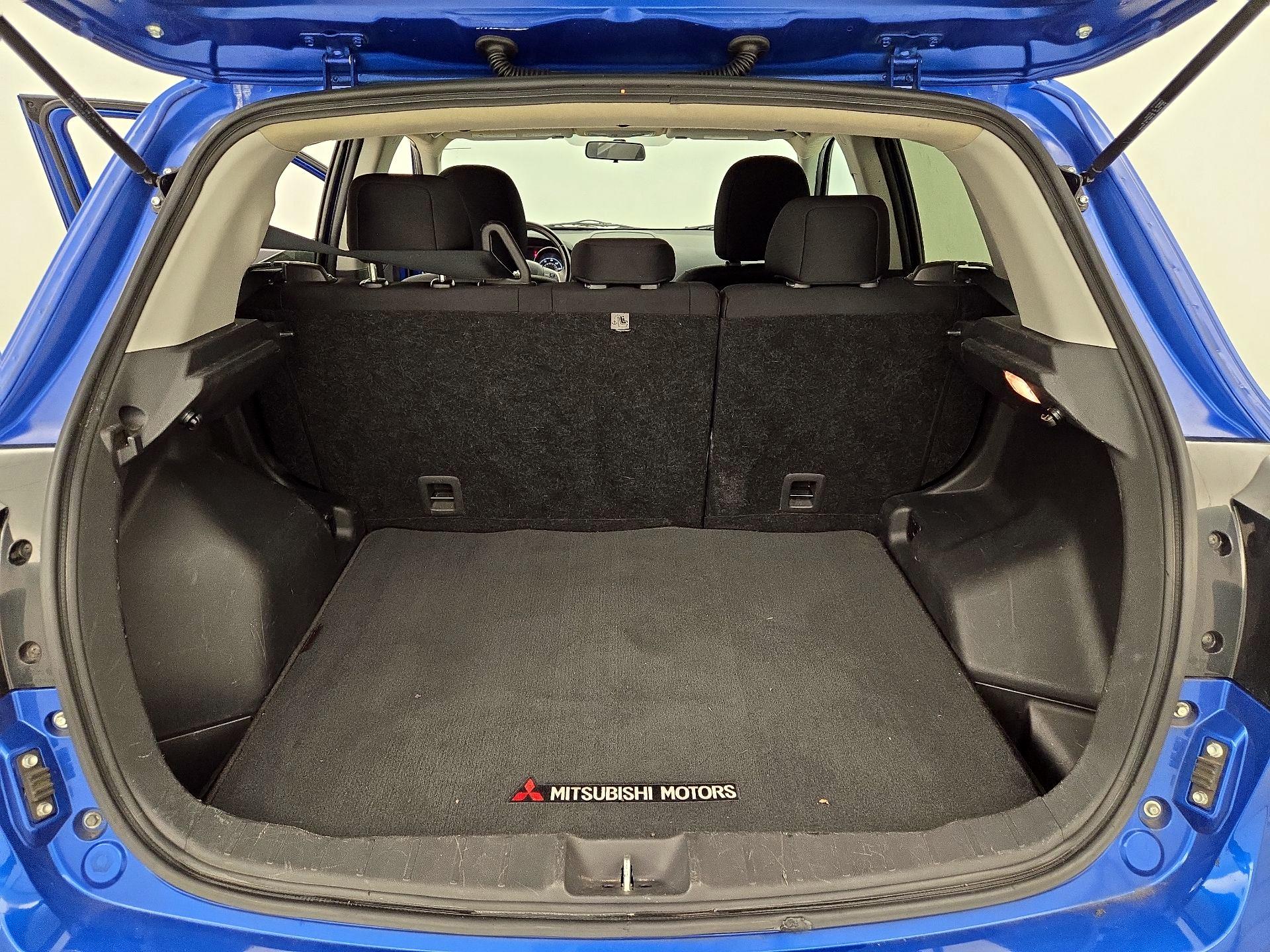 Thumbnail: 2015 Mitsubishi Outlander Sport - 19