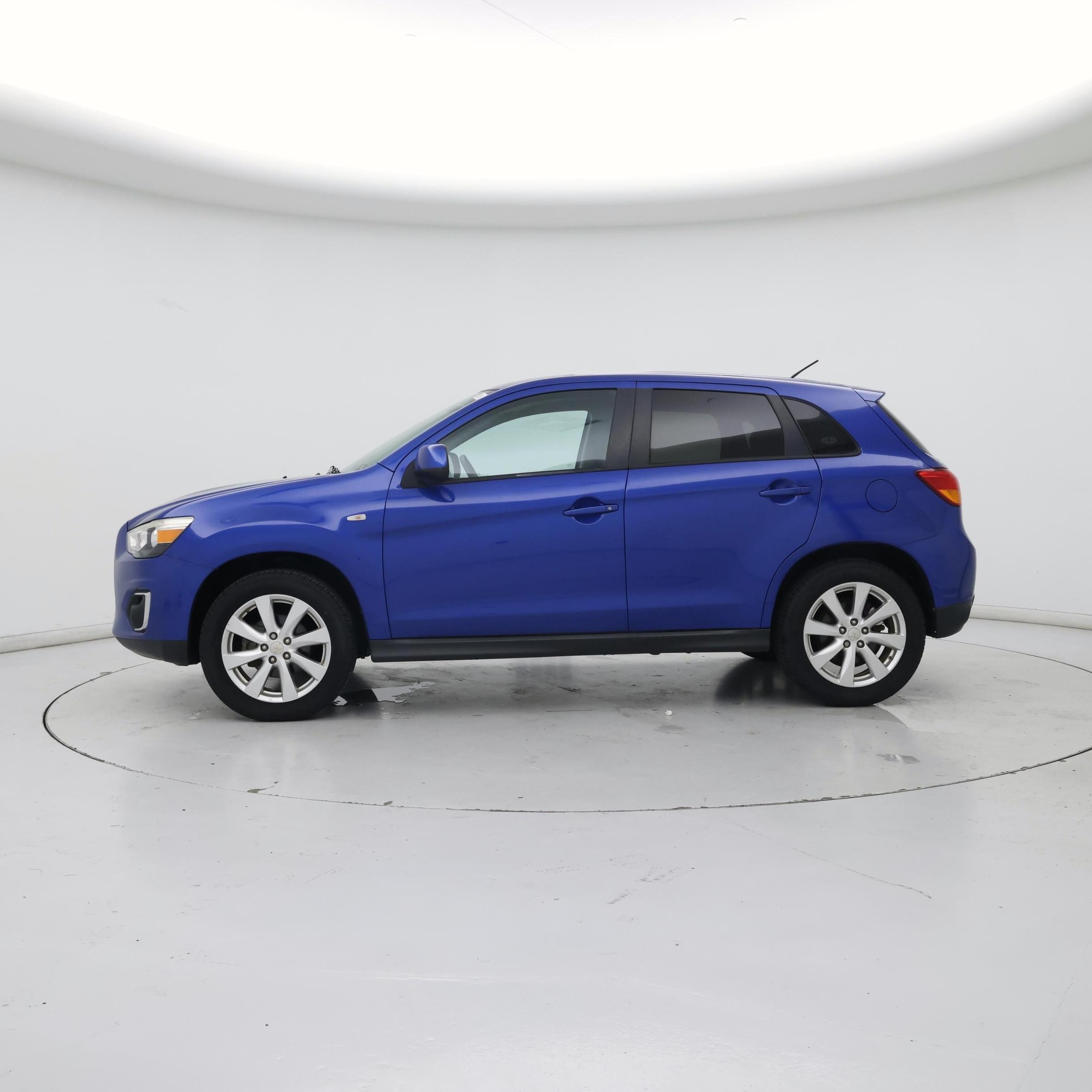 Thumbnail: 2015 Mitsubishi Outlander Sport - 3