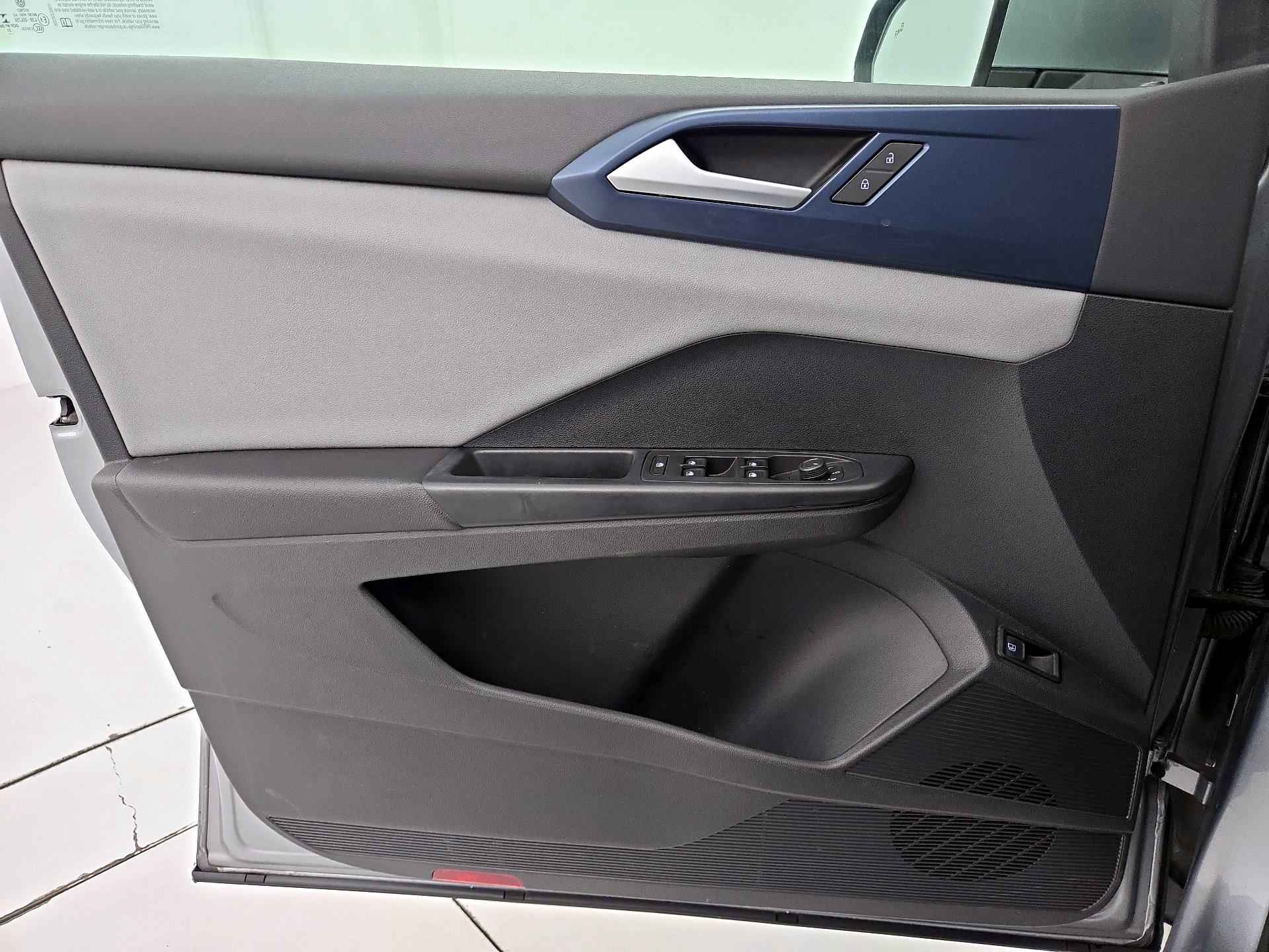 Thumbnail: 2022 Volkswagen Taos - 12