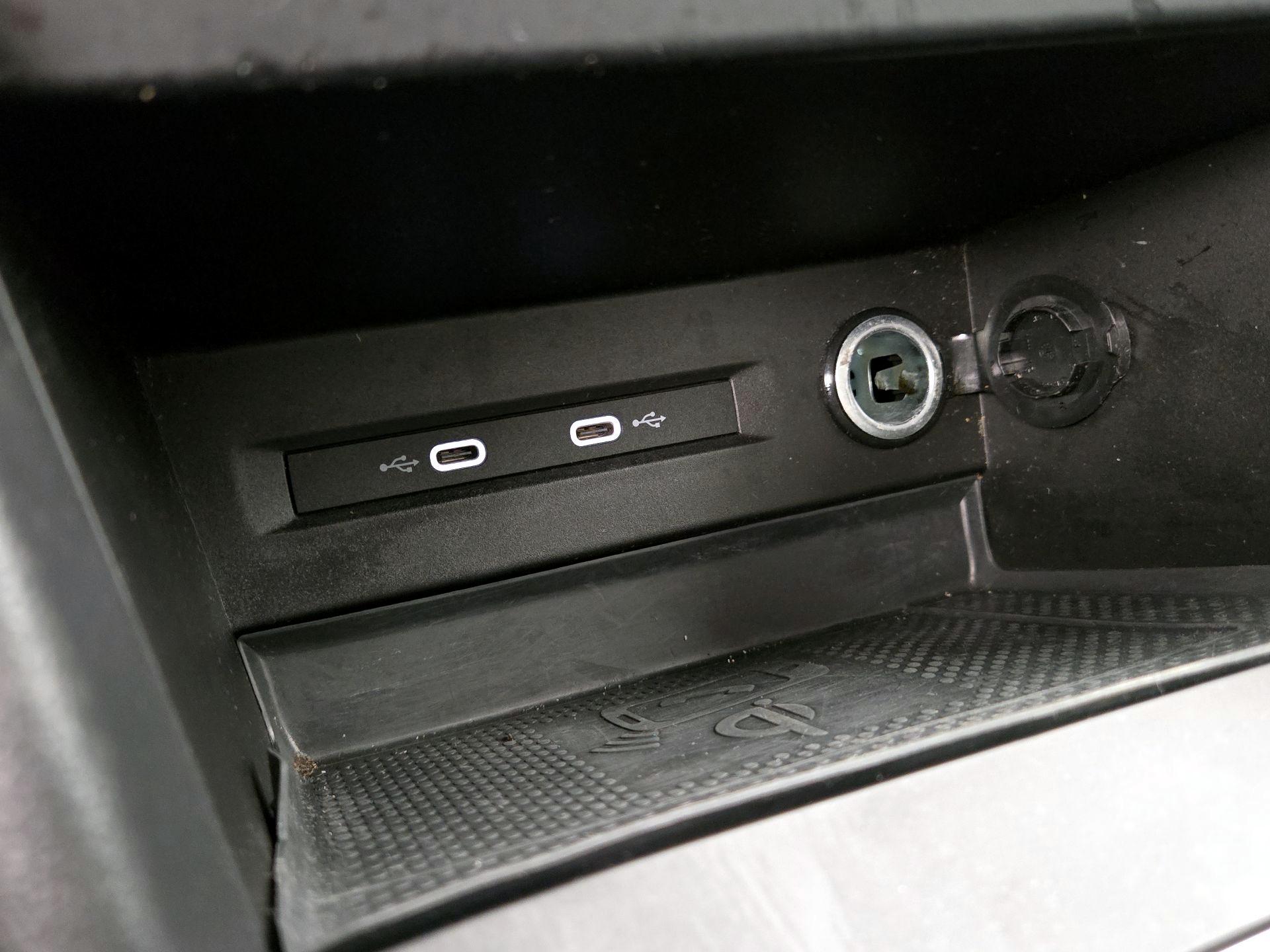 Thumbnail: 2022 Volkswagen Taos - 18