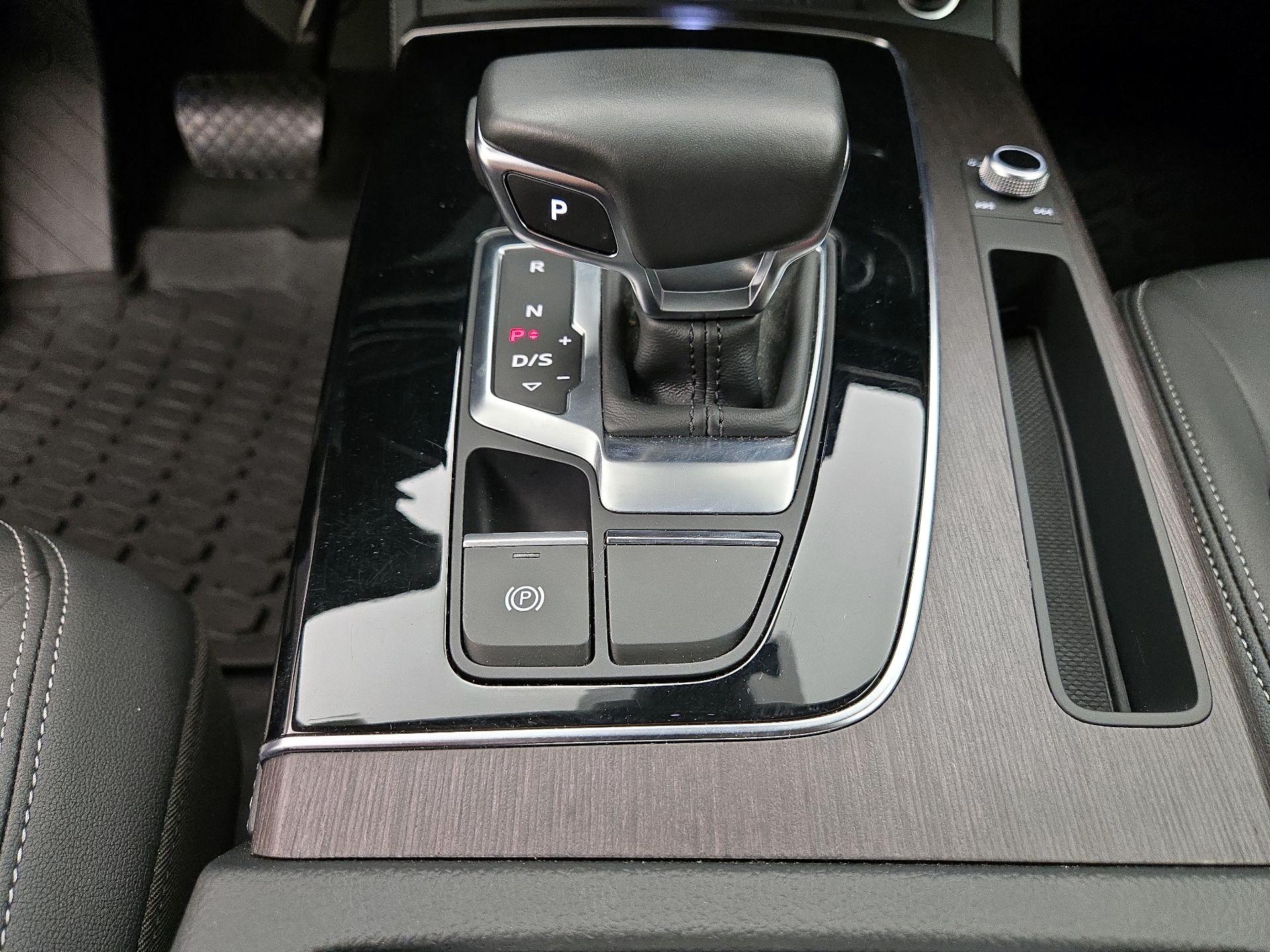 Thumbnail: 2022 Audi Q5 - 18