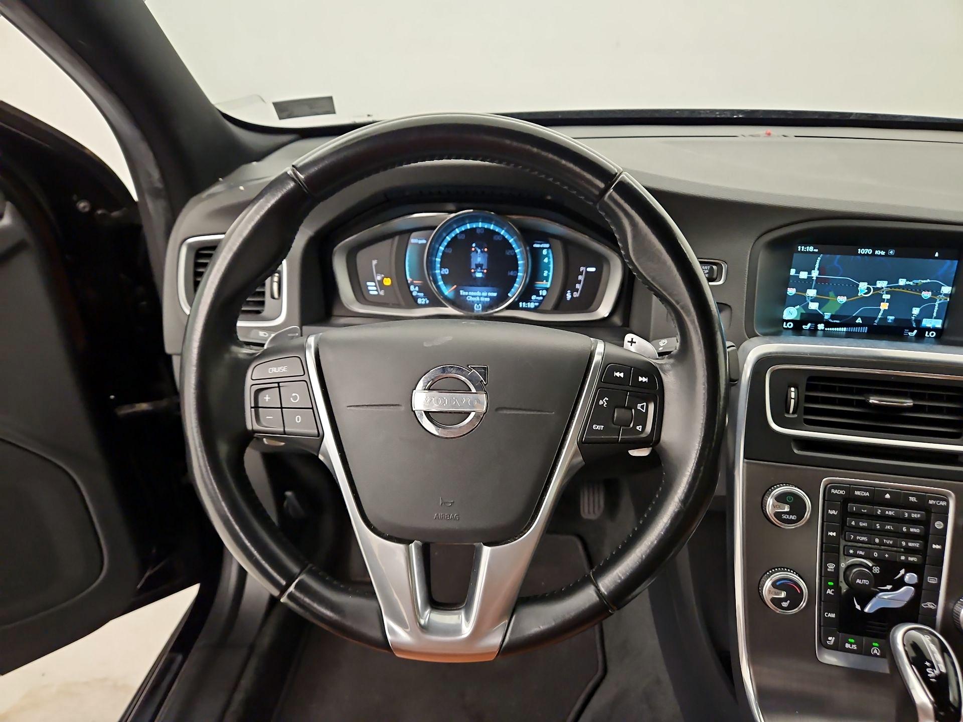 Thumbnail: 2015 Volvo S60 - 10