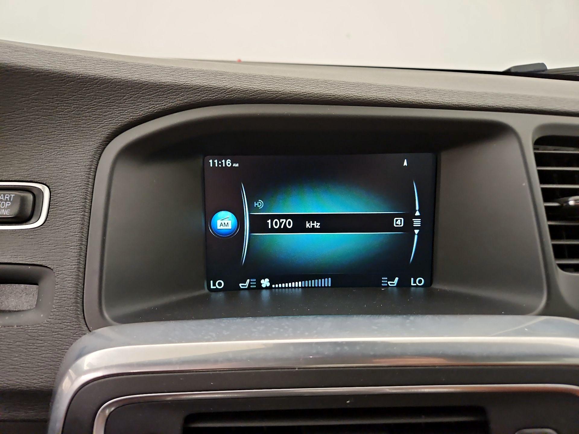 Thumbnail: 2015 Volvo S60 - 16