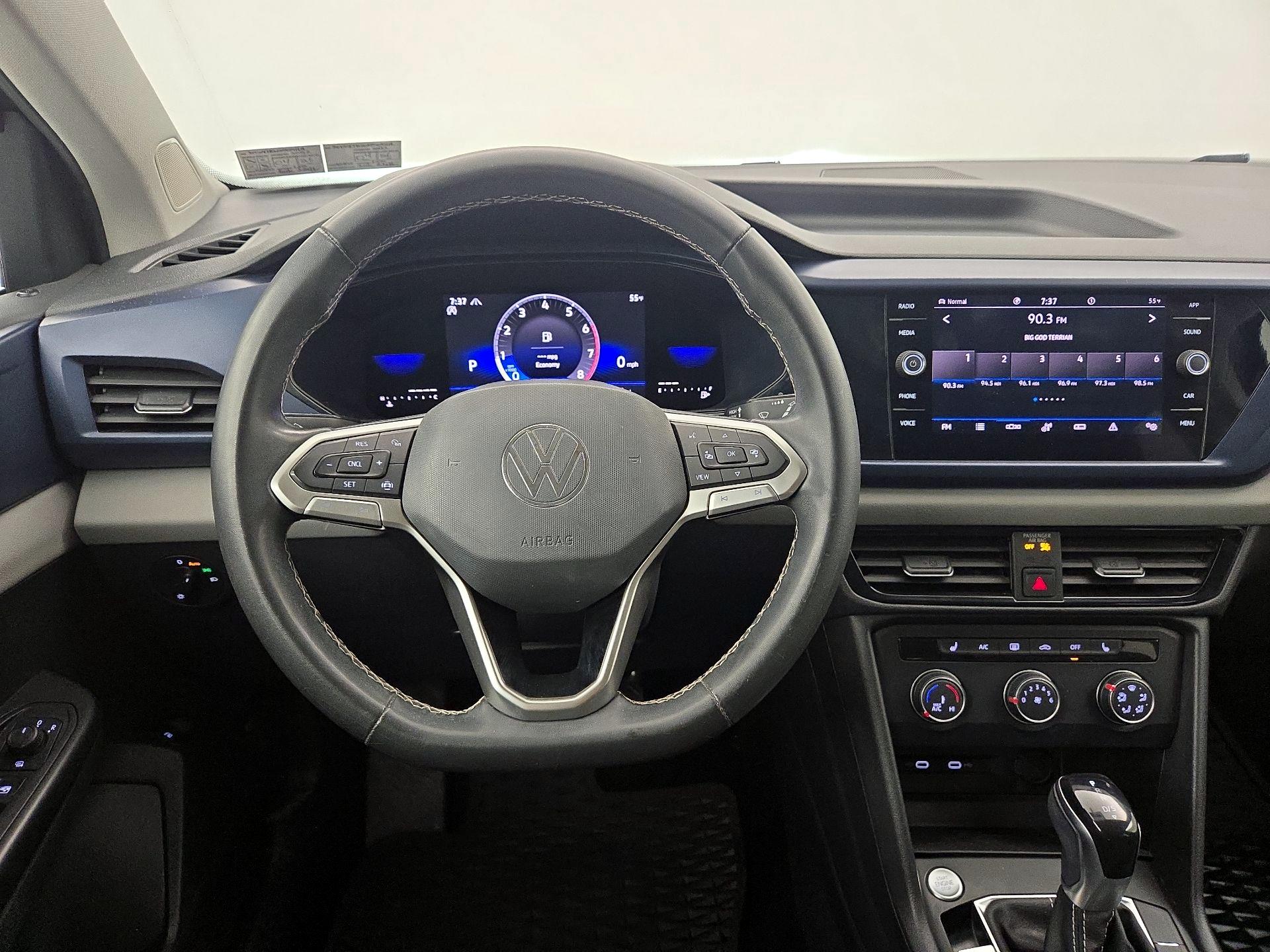 Thumbnail: 2022 Volkswagen Taos - 10