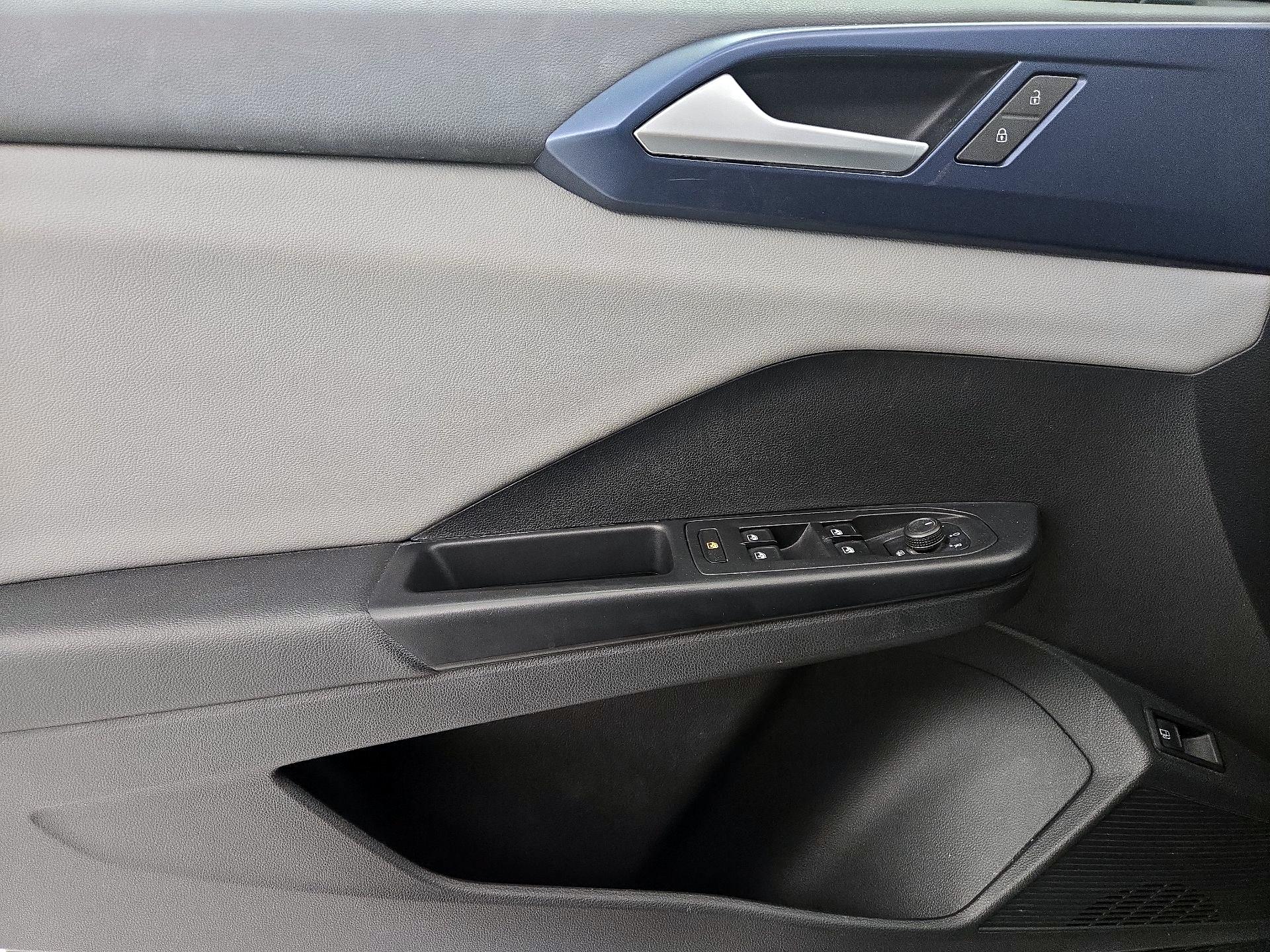 Thumbnail: 2022 Volkswagen Taos - 12