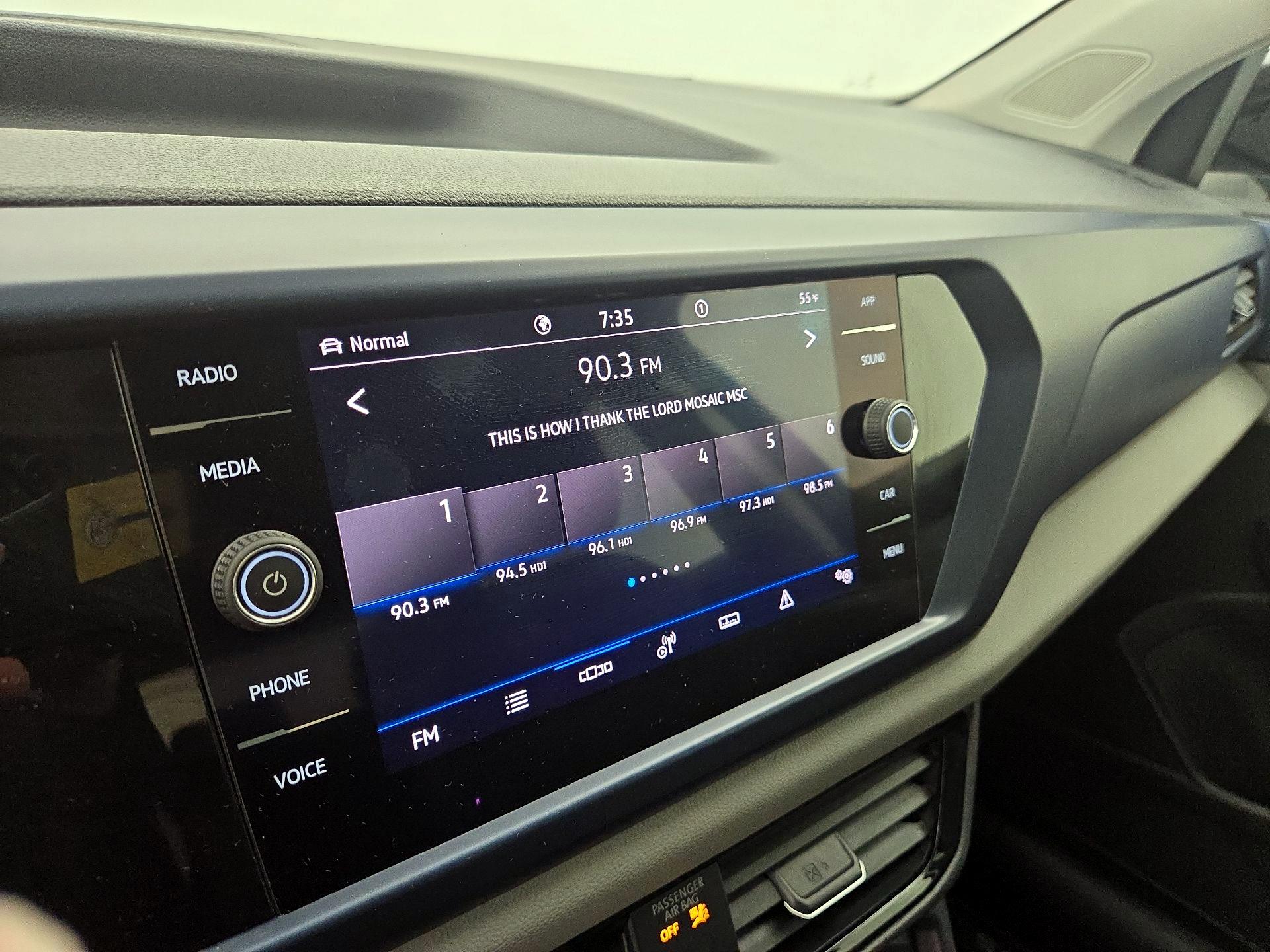 Thumbnail: 2022 Volkswagen Taos - 15