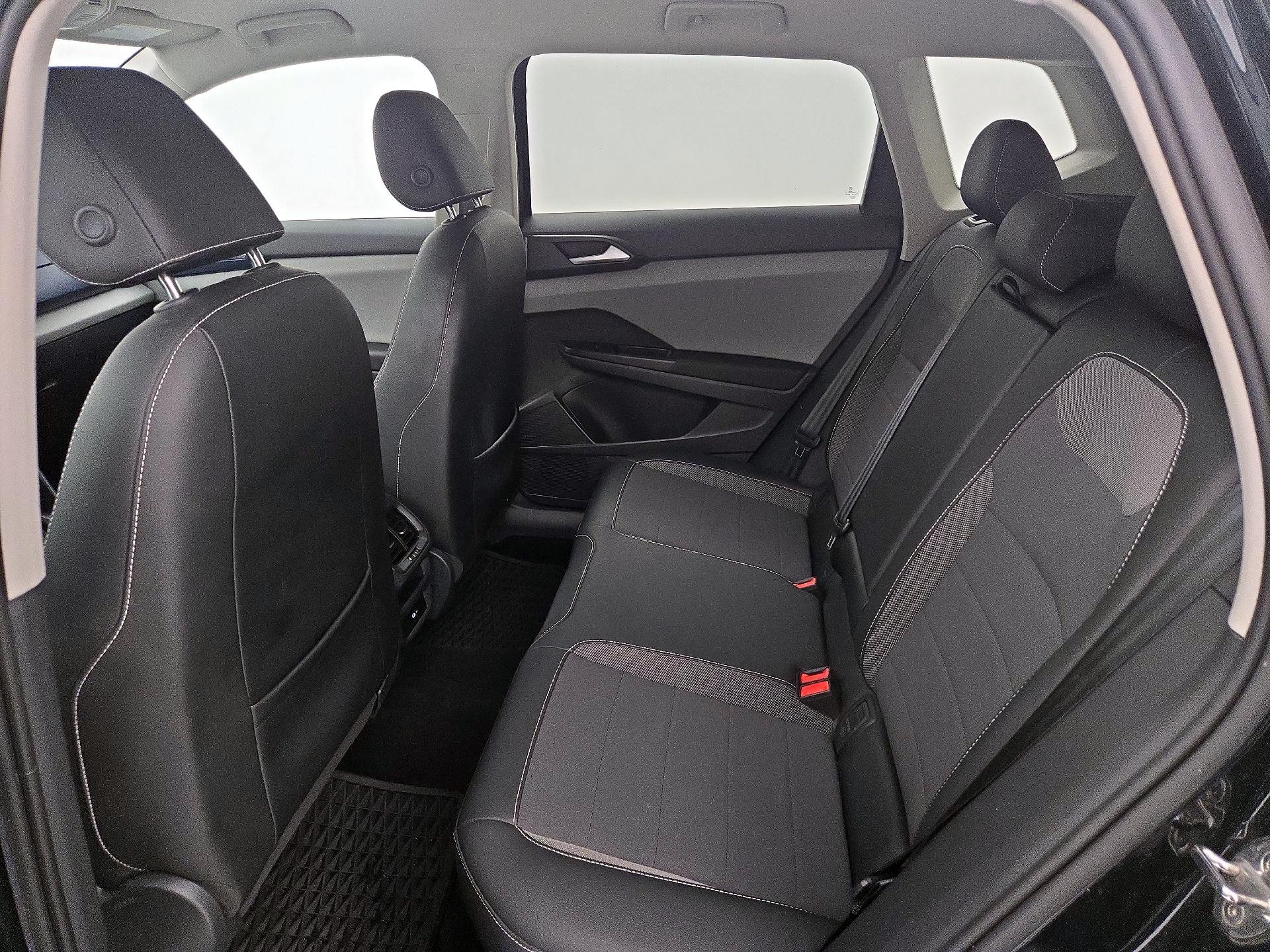 Thumbnail: 2022 Volkswagen Taos - 19