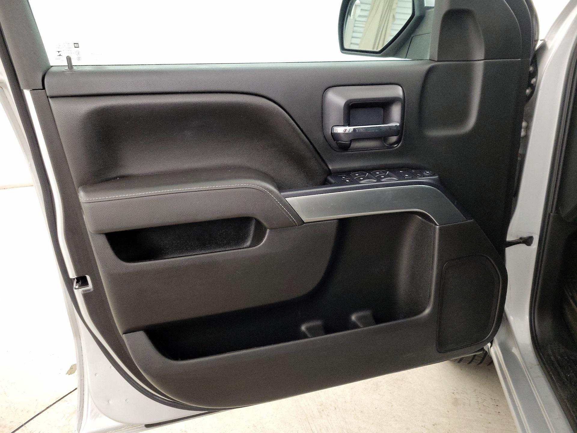 Thumbnail: 2017 Chevrolet Silverado 1500 - 12