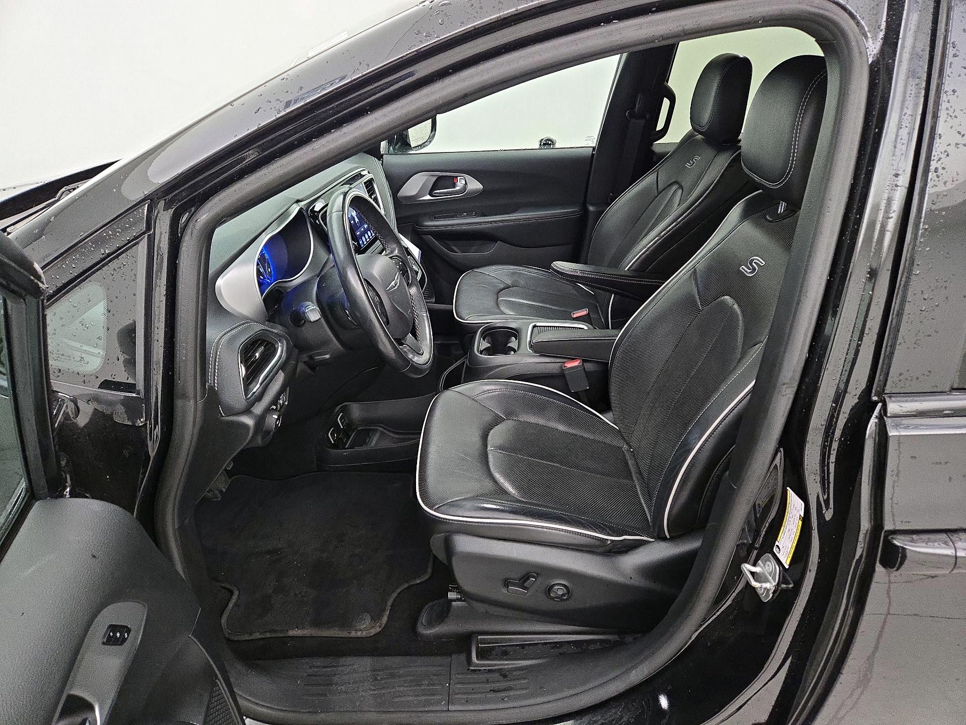 Thumbnail: 2019 Chrysler Pacifica - 11