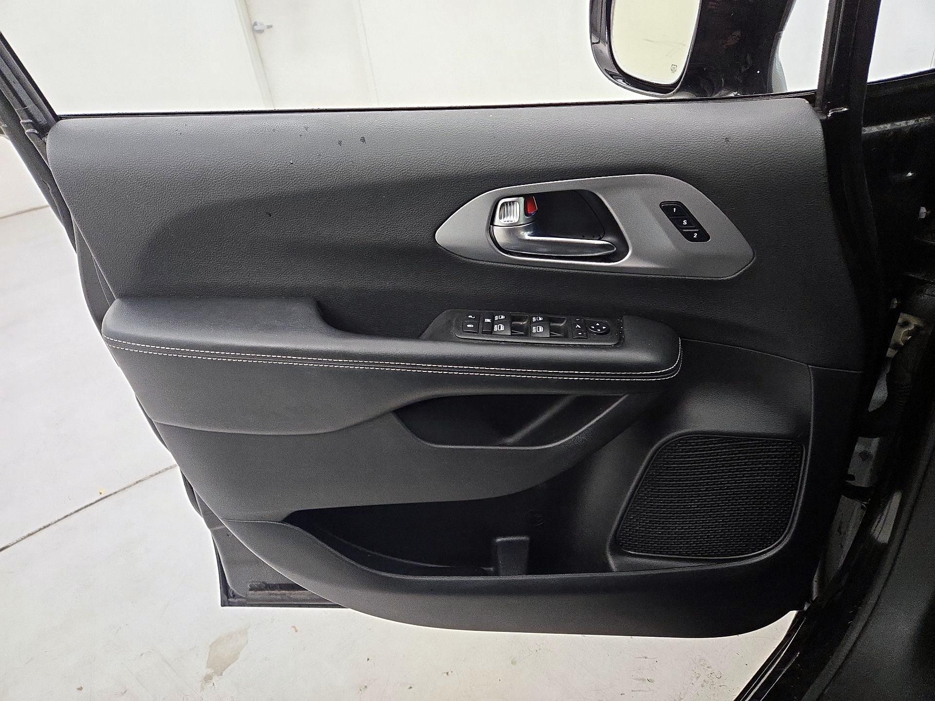Thumbnail: 2019 Chrysler Pacifica - 12