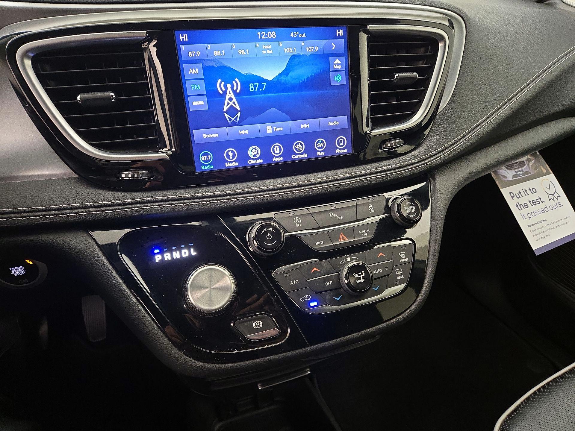 Thumbnail: 2019 Chrysler Pacifica - 15