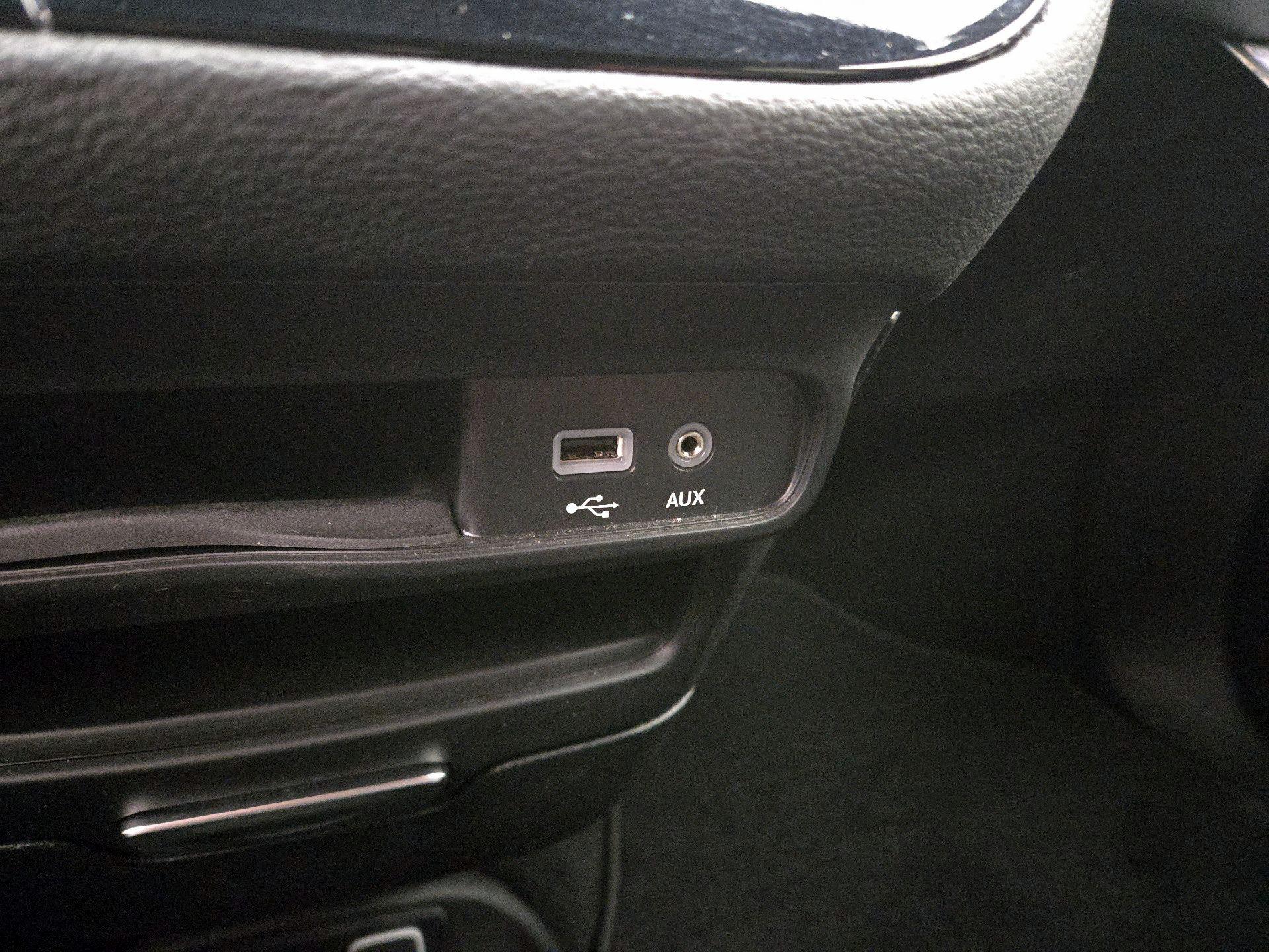 Thumbnail: 2019 Chrysler Pacifica - 18