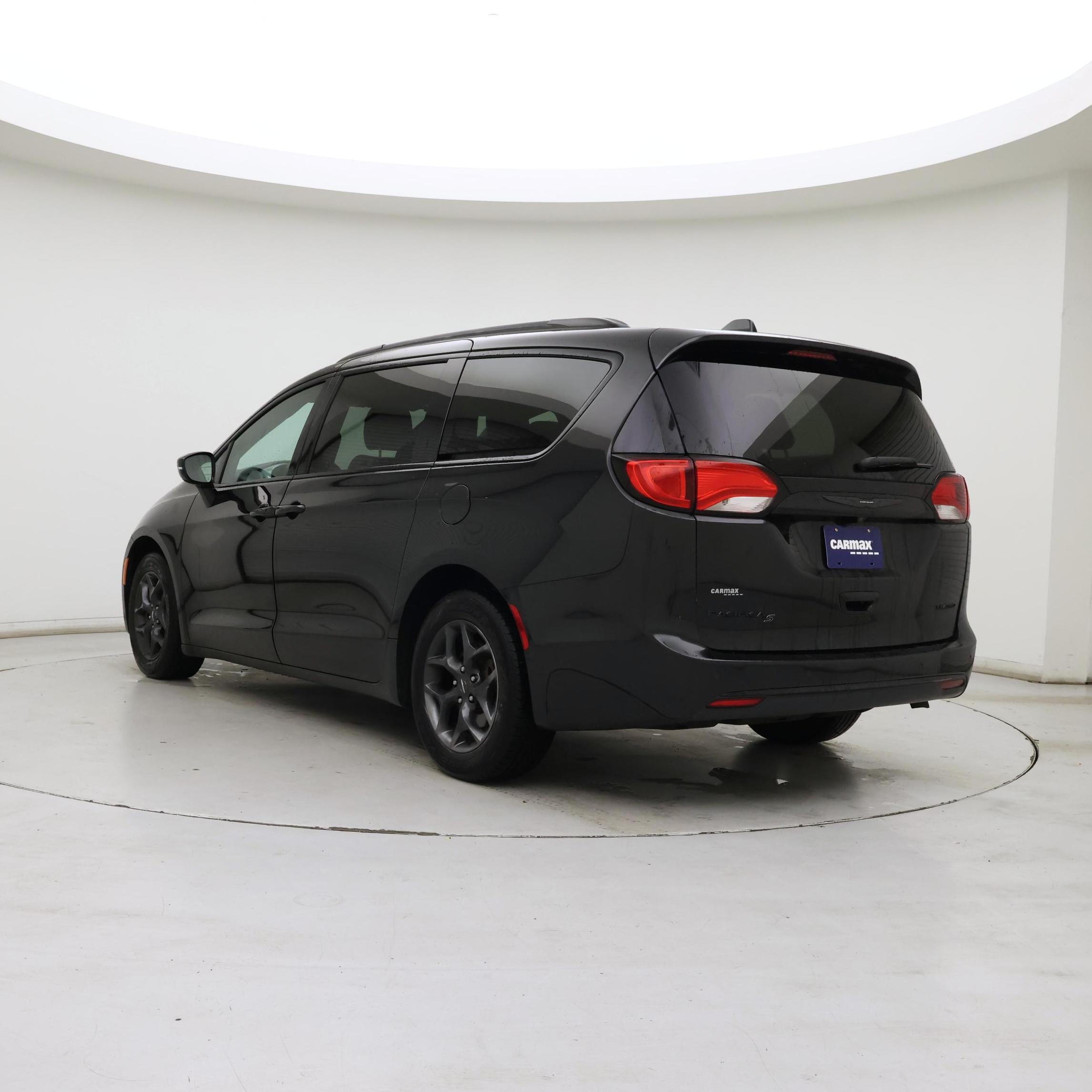 Thumbnail: 2019 Chrysler Pacifica - 2