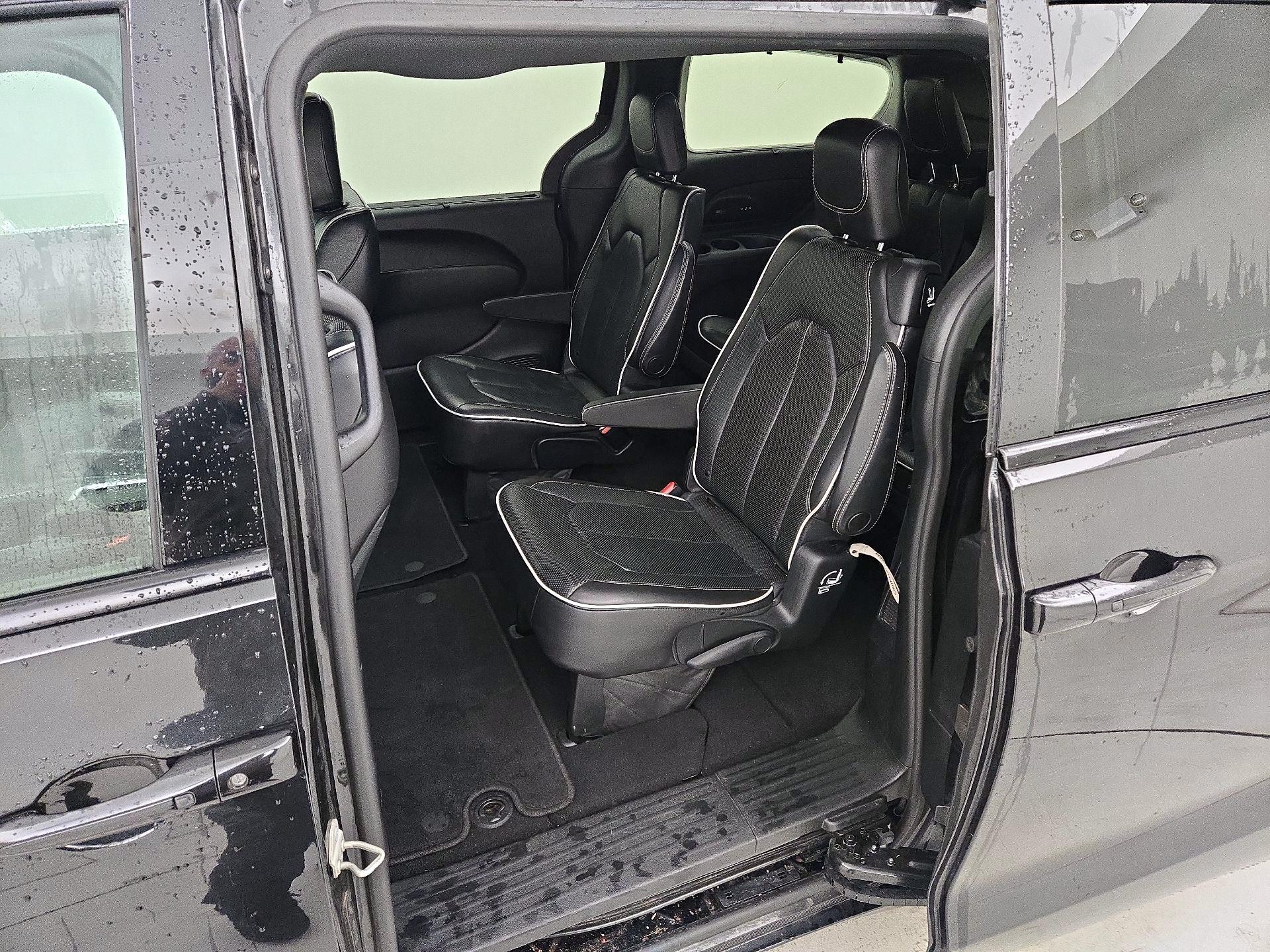 Thumbnail: 2019 Chrysler Pacifica - 19