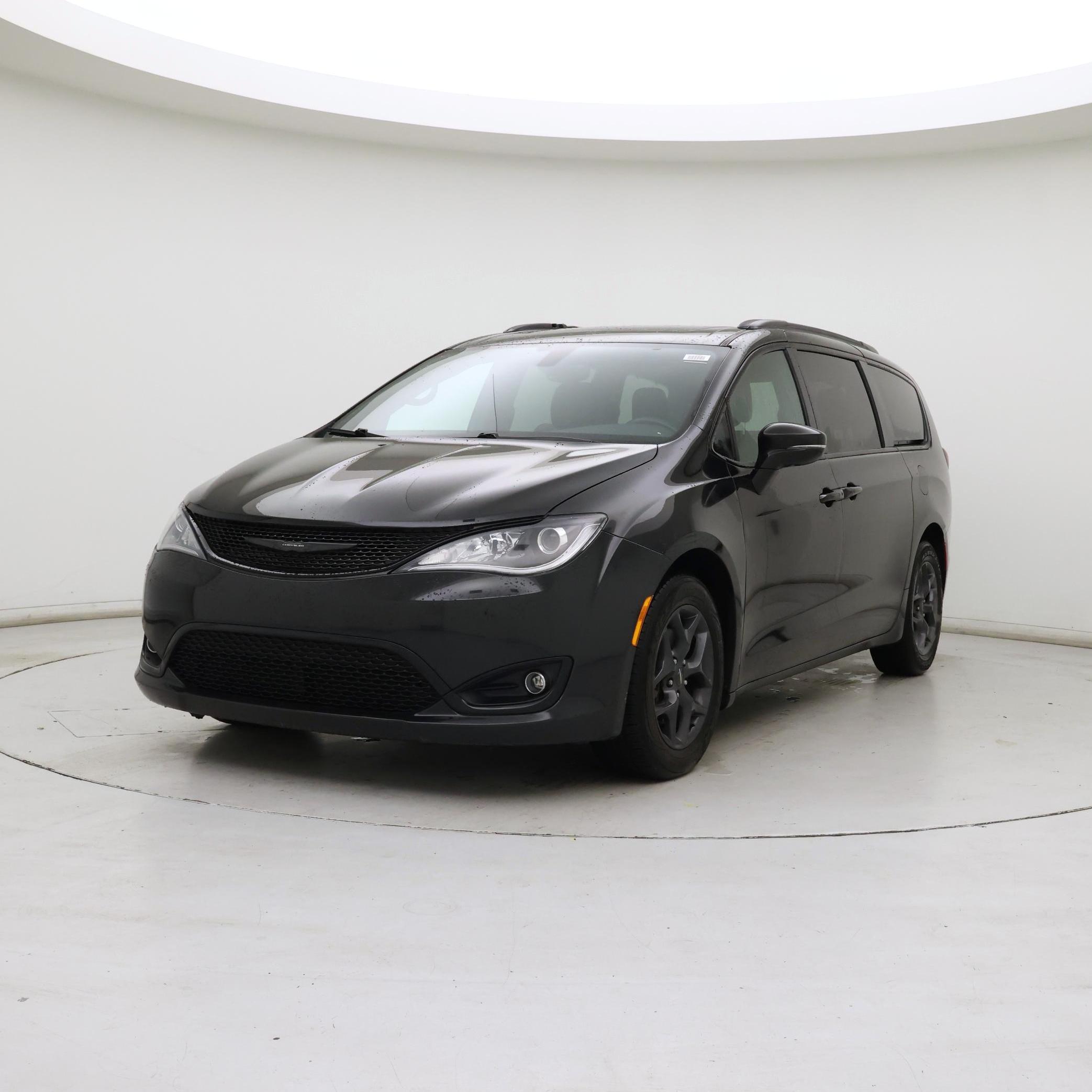 Thumbnail: 2019 Chrysler Pacifica - 4