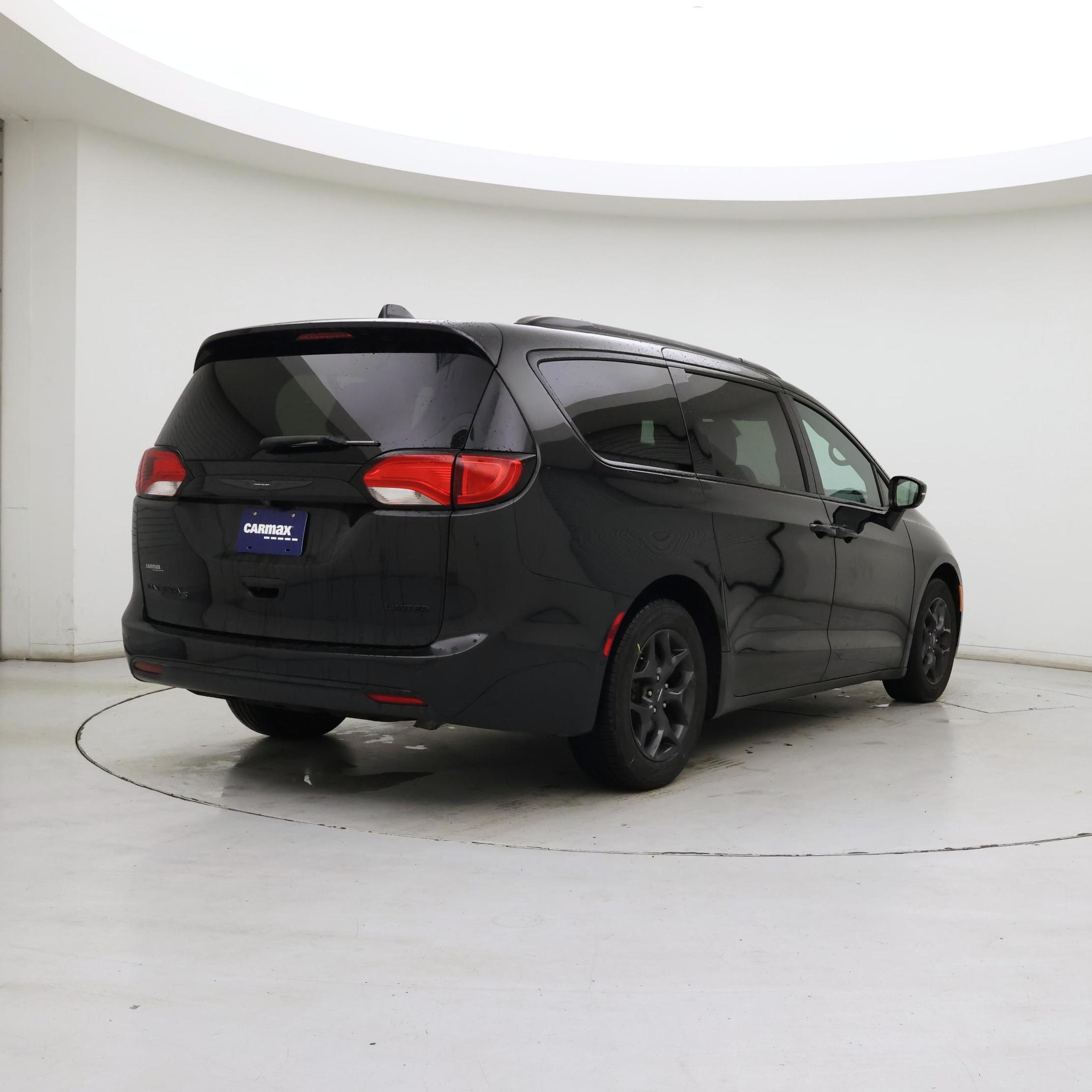 Thumbnail: 2019 Chrysler Pacifica - 8