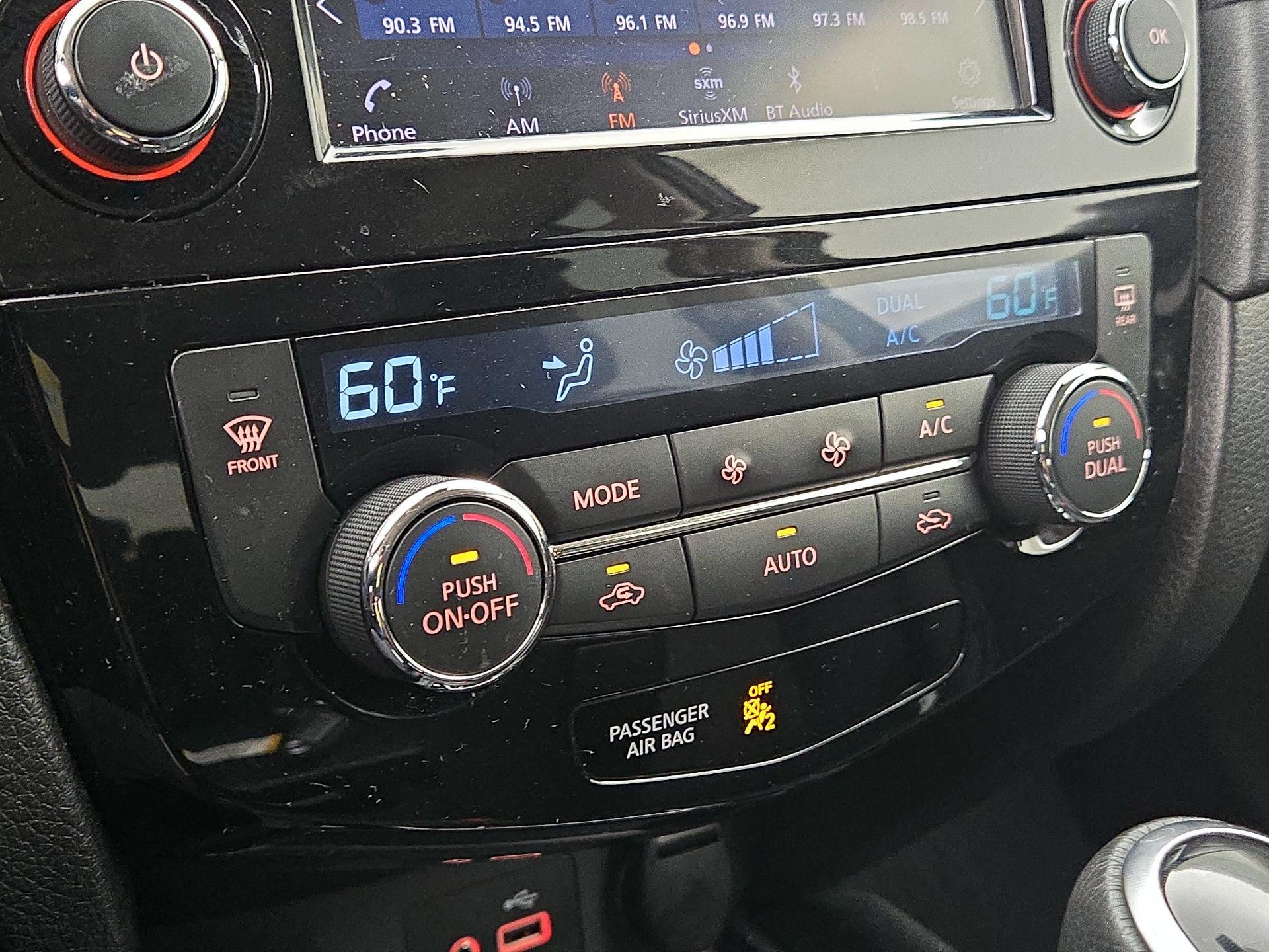Thumbnail: 2019 Nissan Rogue - 16