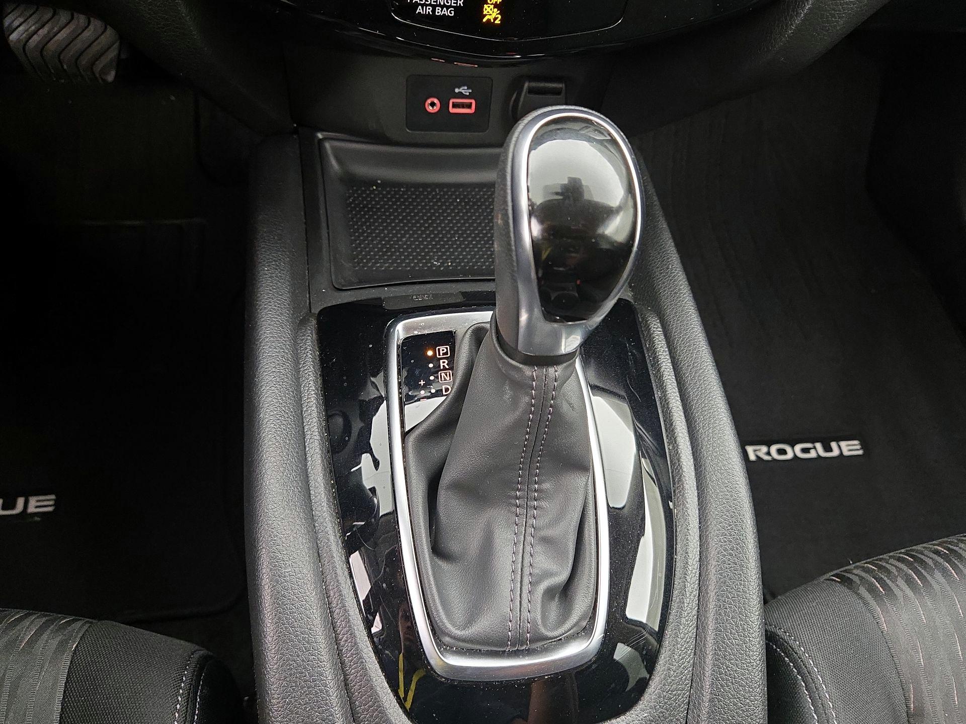Thumbnail: 2019 Nissan Rogue - 17